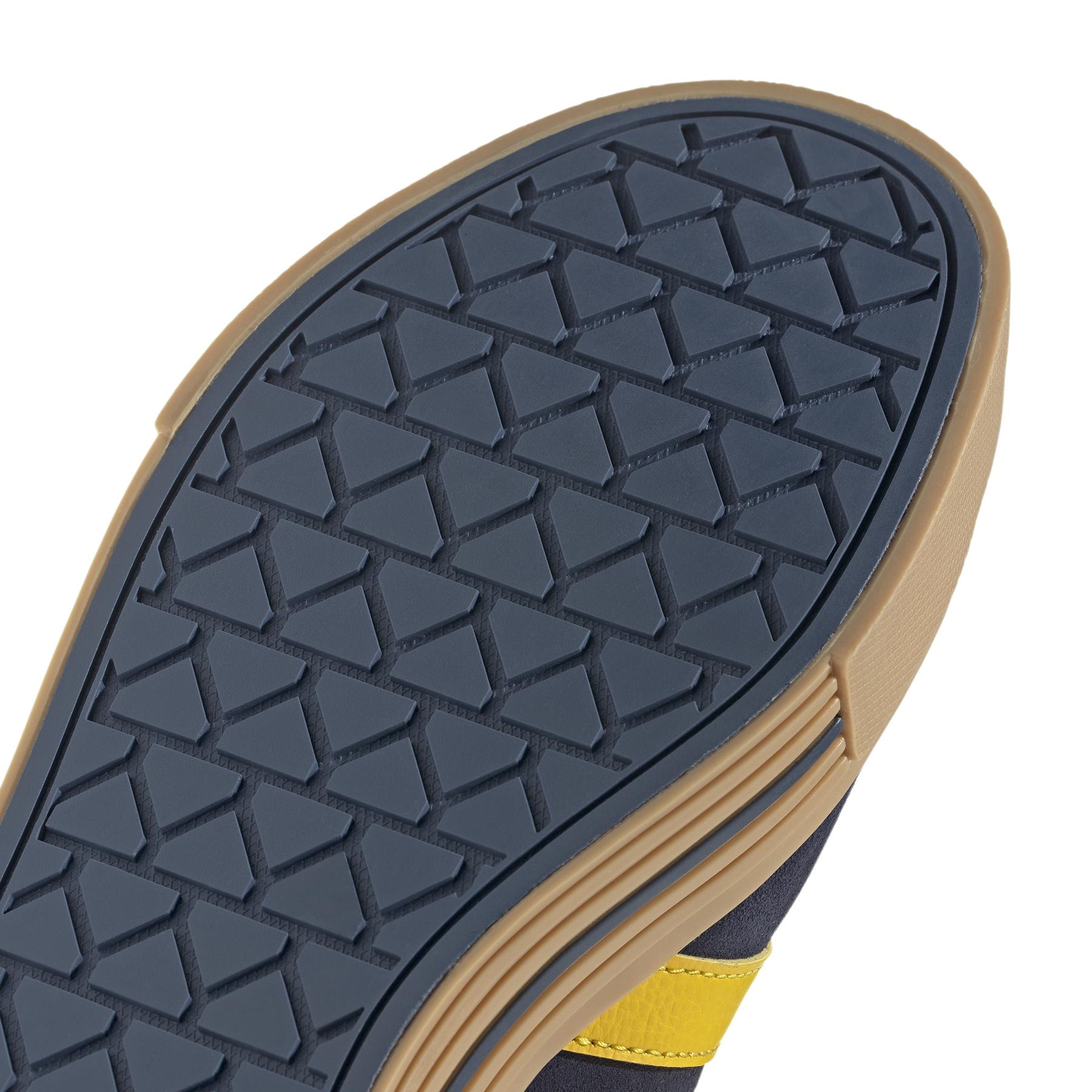 a/d/adidas_jh6929_legink-utiyel-gum3_8.jpg