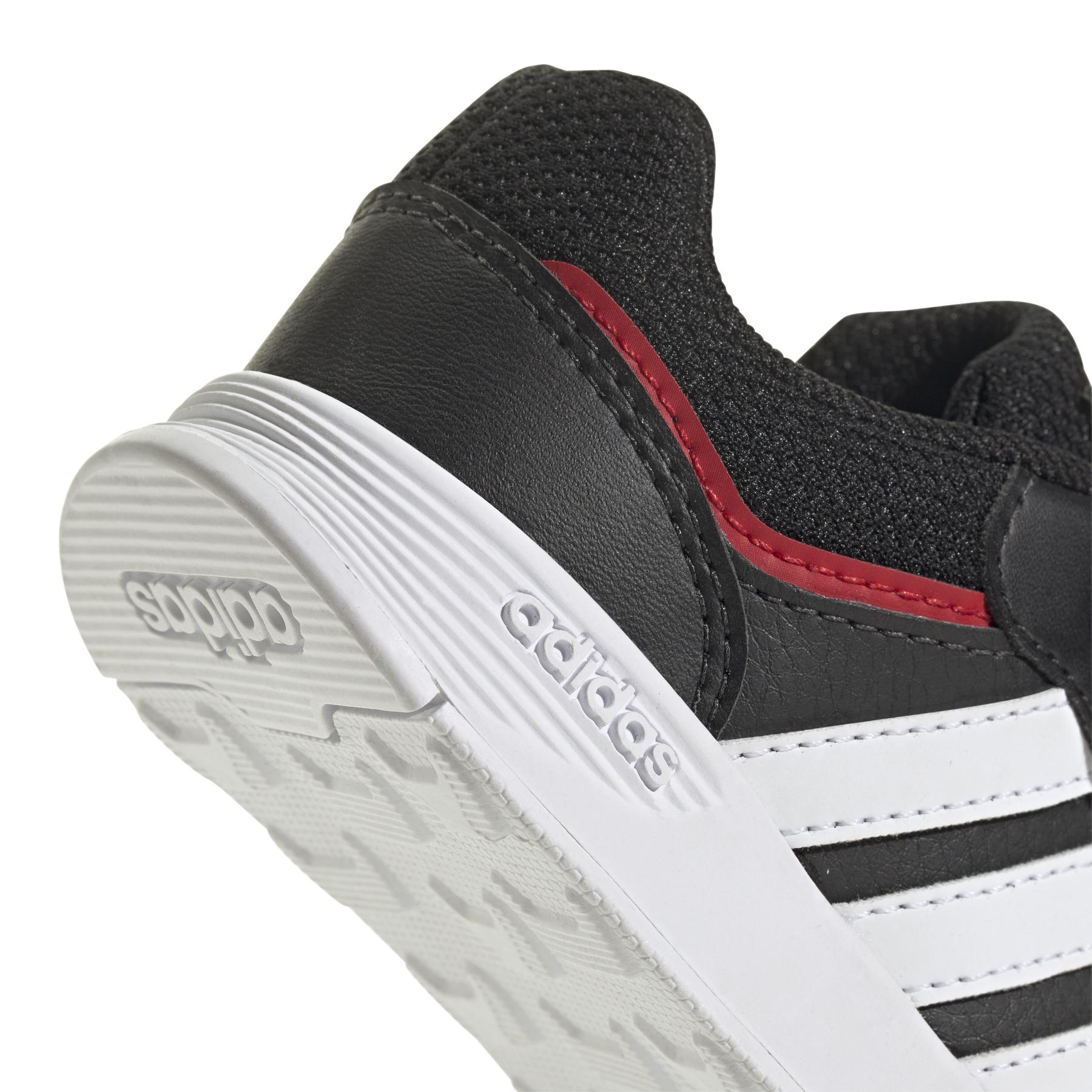 product/a/d/adidas_jh8658_9_footwear_photography_detail_view_2_white.jpg