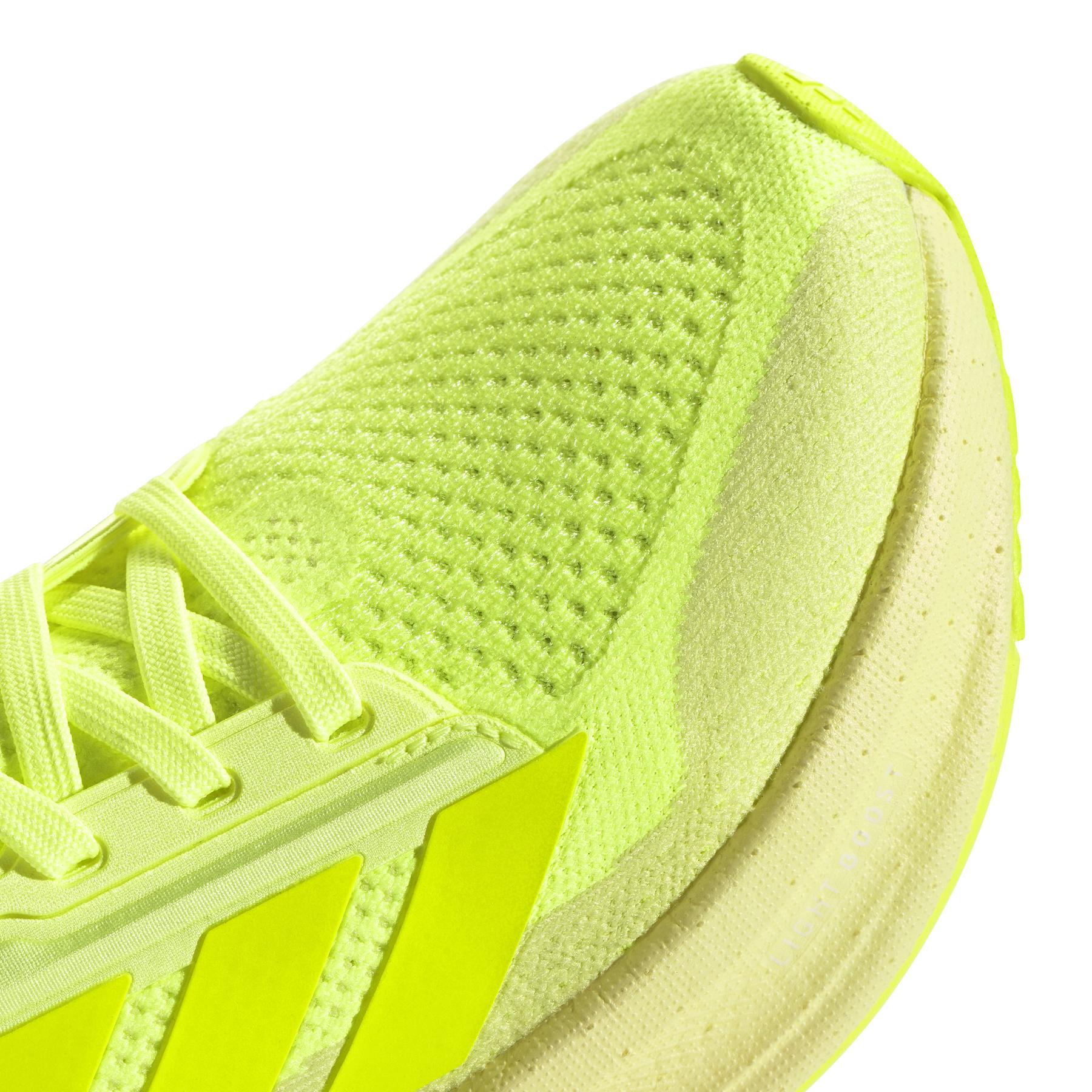 a/d/adidas_jh9018_8_footwear_photography_detail_view_1_white.jpg