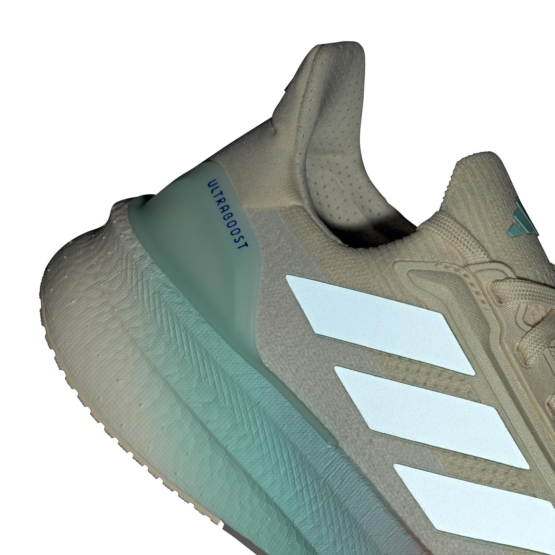 a/d/adidas_jh9019_13_footwear_photography_reflective_detail_white.jpg