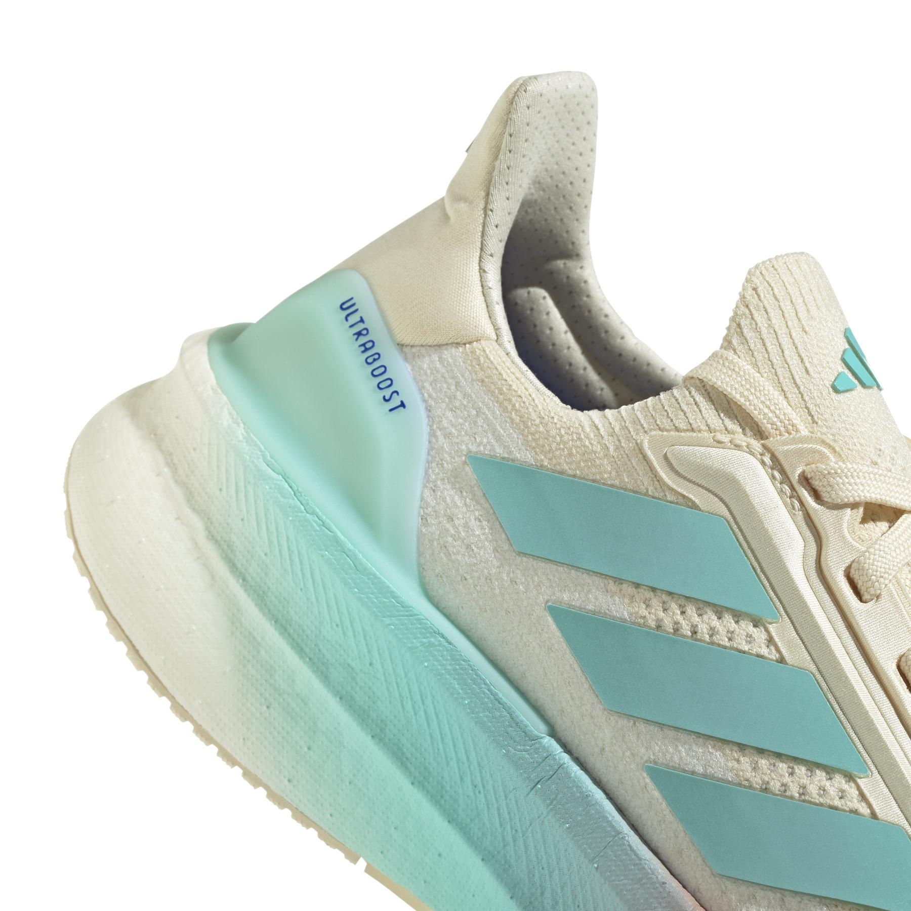 a/d/adidas_jh9019_8_footwear_photography_detail_view_1_white.jpg