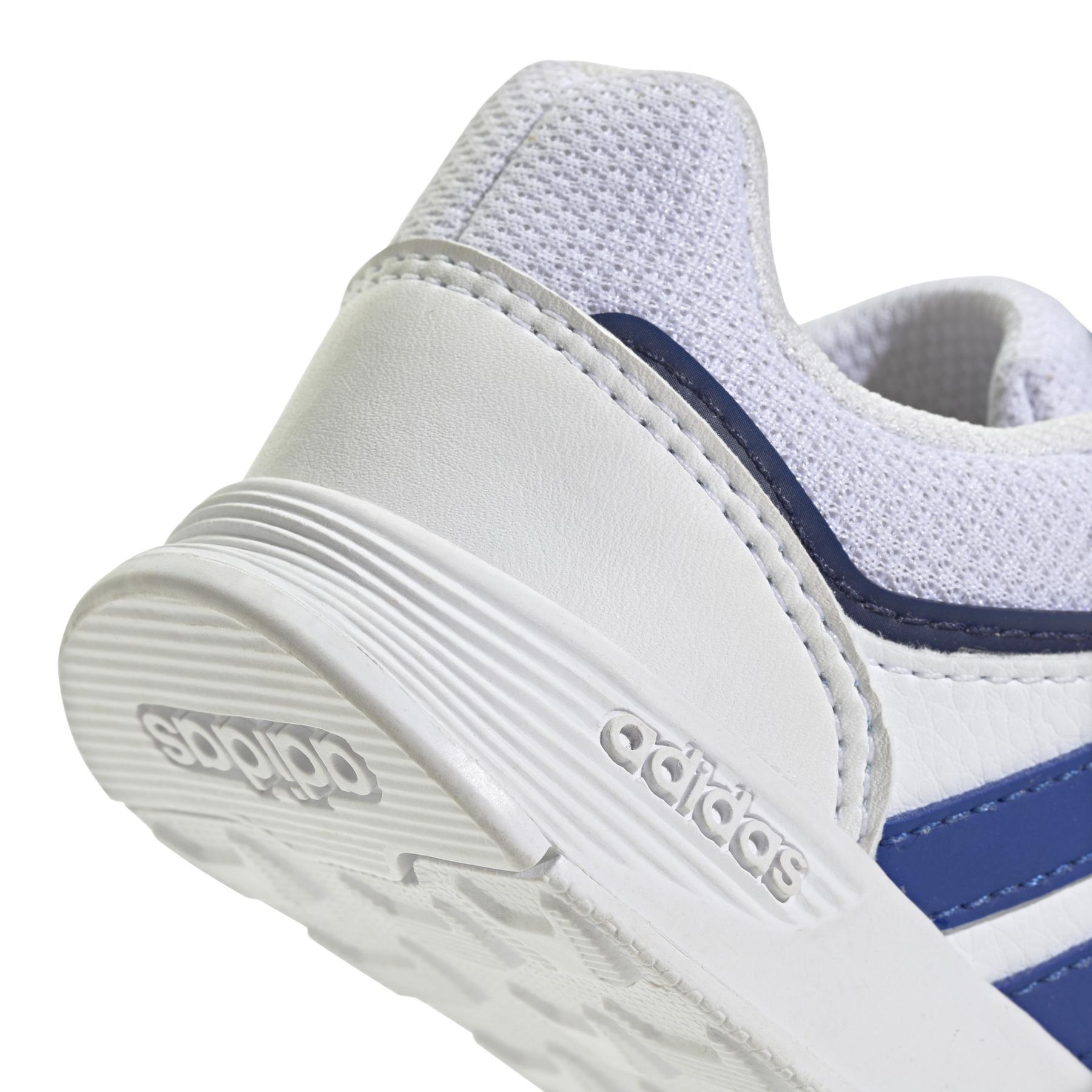product/a/d/adidas_jh9257_9_footwear_photography_detail_view_2_white.jpg