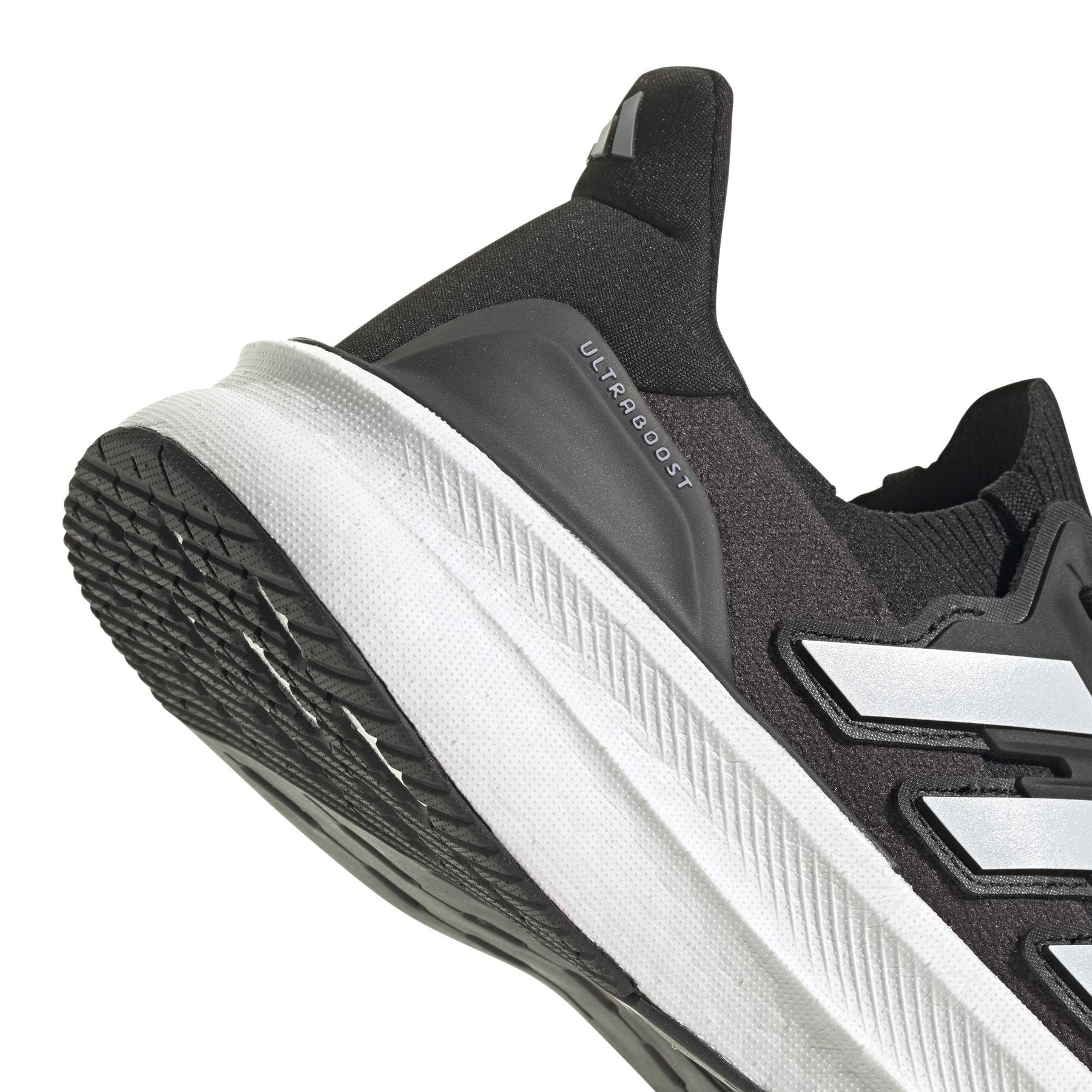a/d/adidas_jh9634_8_footwear_photography_detail_view_1_white.jpg