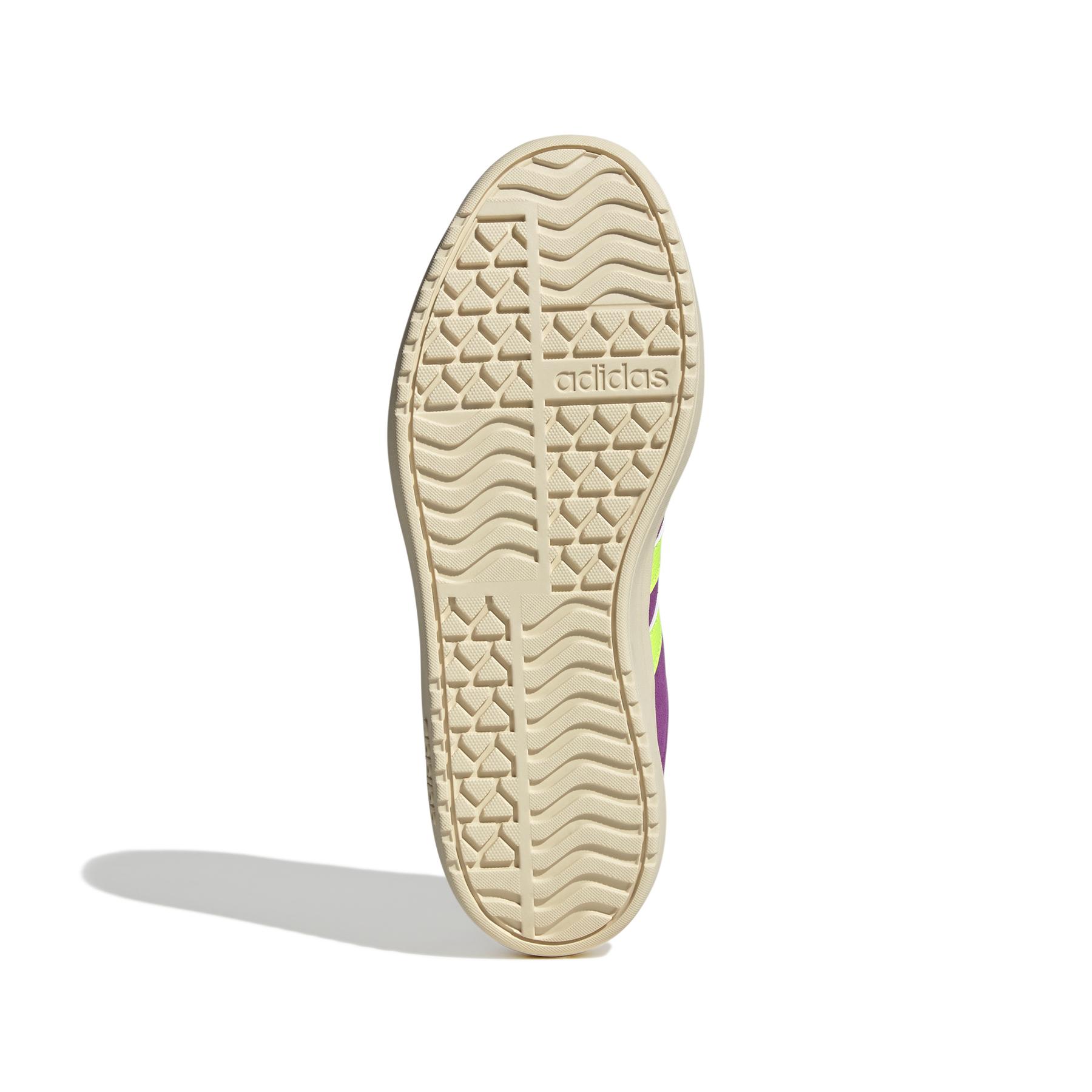 a/d/adidas_ji1785_4_footwear_photography_bottom_view_white.jpg