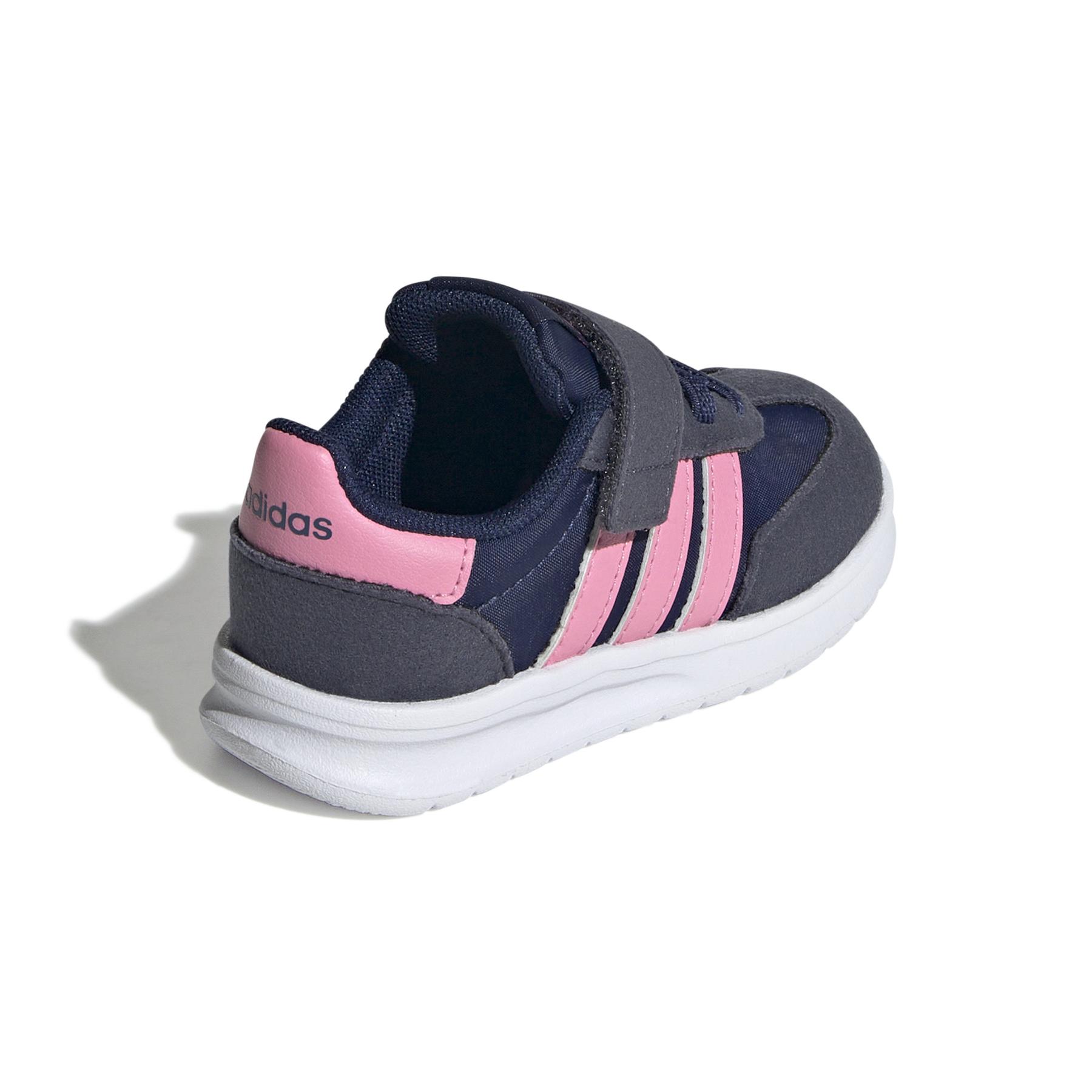 product/a/d/adidas_ji2247_7_footwear_photography_back_lateral_top_view_white.jpg