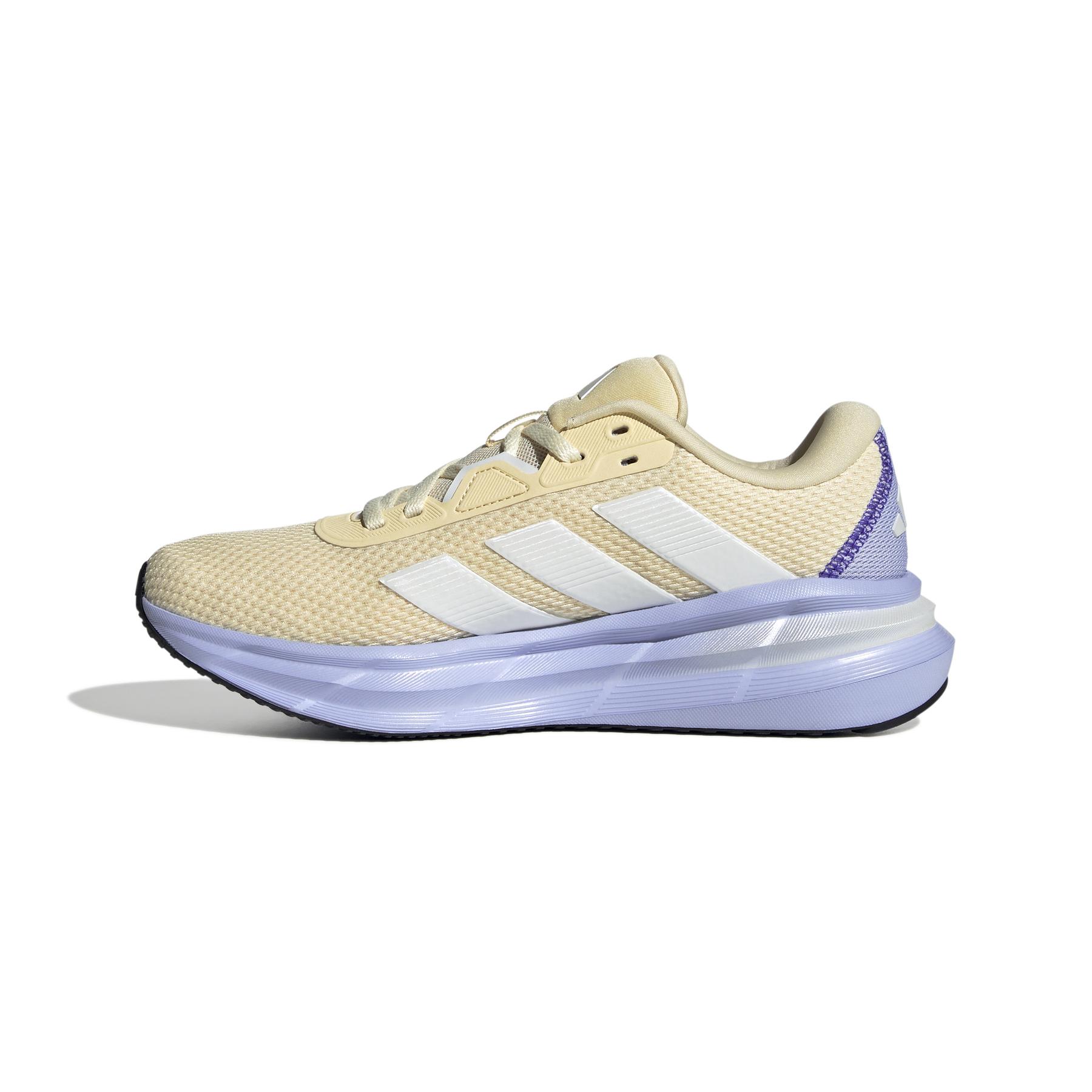 a/d/adidas_ji4606_5_footwear_photography_side_medial_center_view_white.jpg