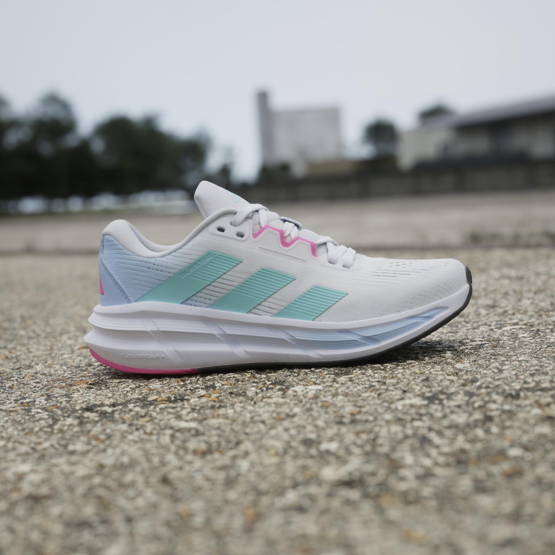 product/a/d/adidas_ji4609_16_footwear_photography_heromrktng_view_3-nw091625.jpg