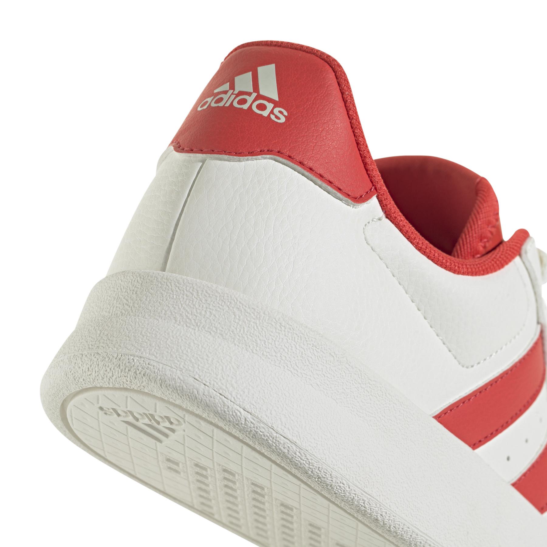 product/a/d/adidas_ji4860_8_footwear_photography_detail_view_1_white-nw091625.jpg