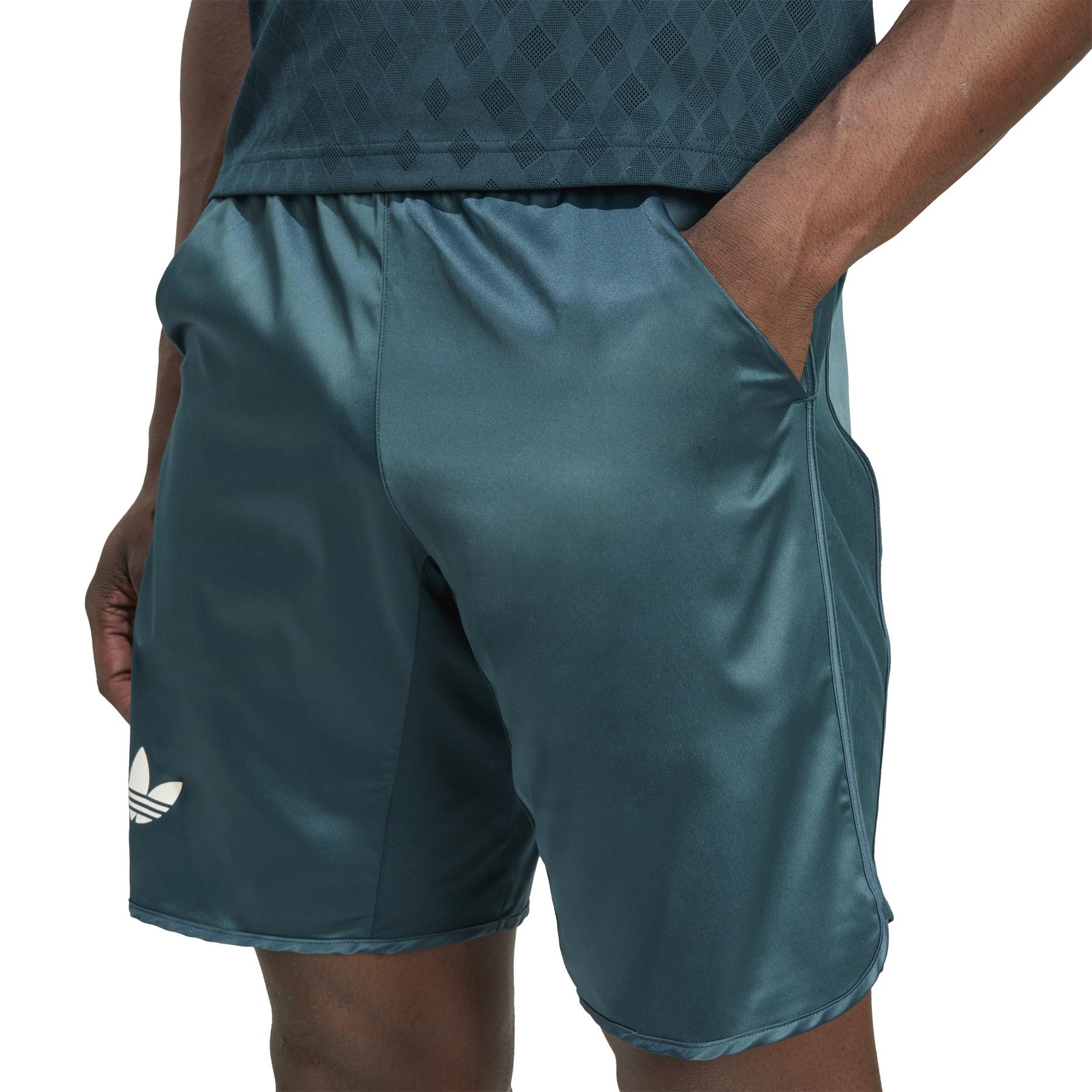 product/a/d/adidas_jn0782_aurivy_5.jpg