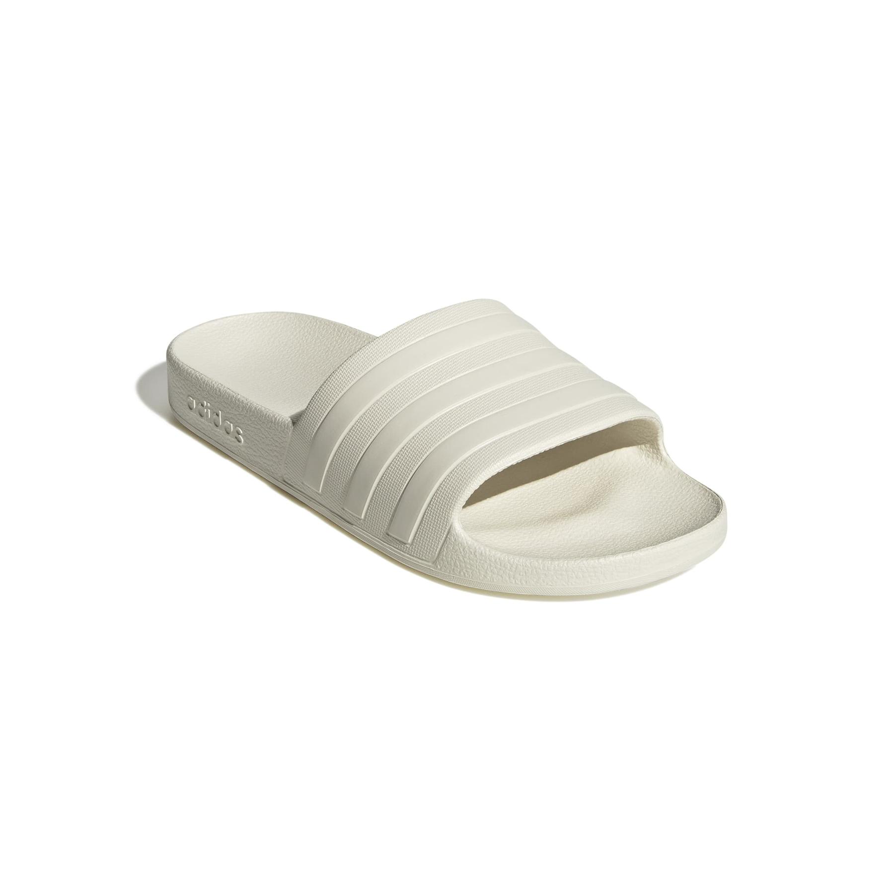 product/a/d/adidas_jp5183_6_footwear_photography_front_lateral_top_view_white-nw091625.jpg