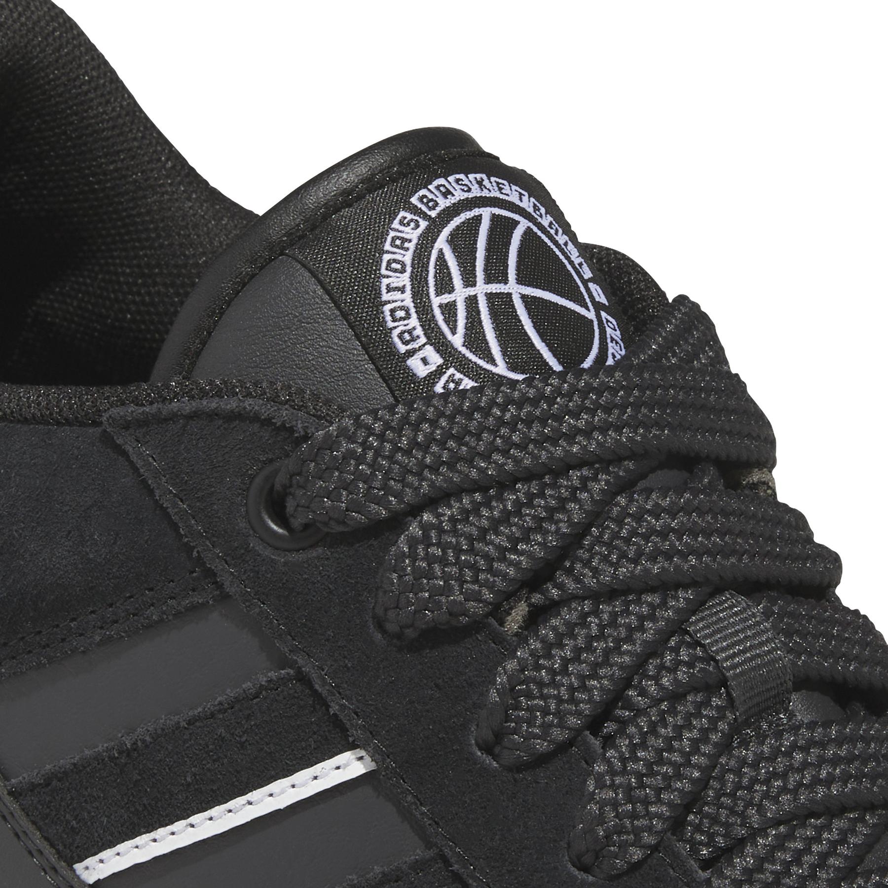 product/a/d/adidas_jp5247_9_footwear_photography_detail_view_2_white.jpg