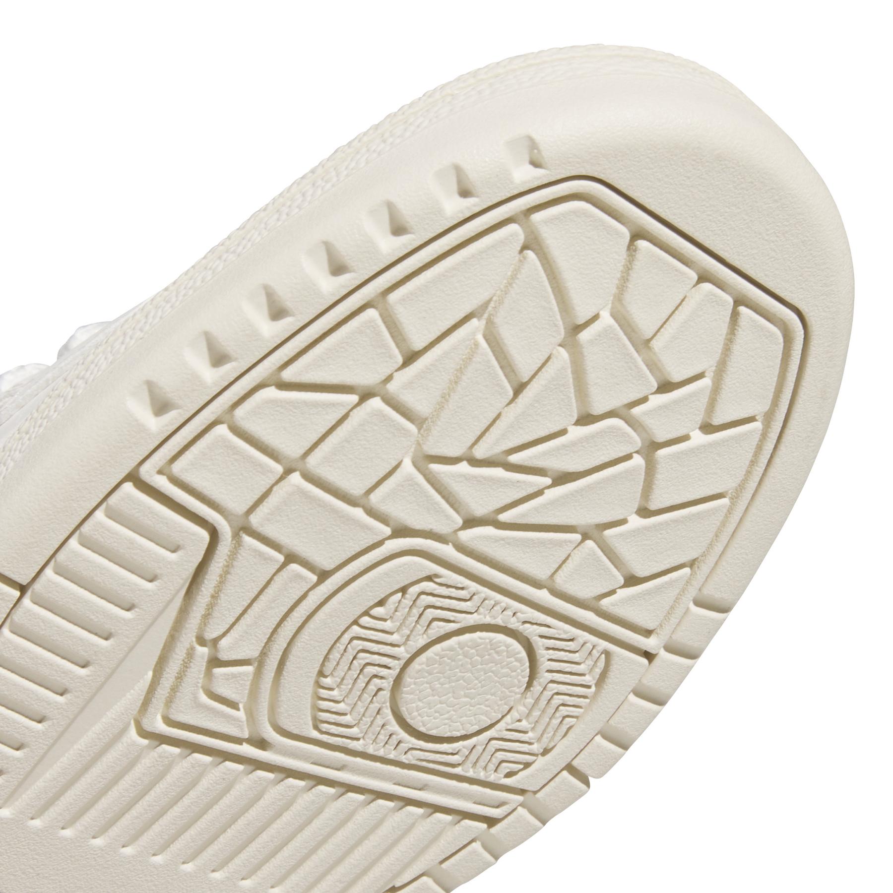 product/a/d/adidas_jp5249_9_footwear_photography_detail_view_2_white-nw110824.jpg