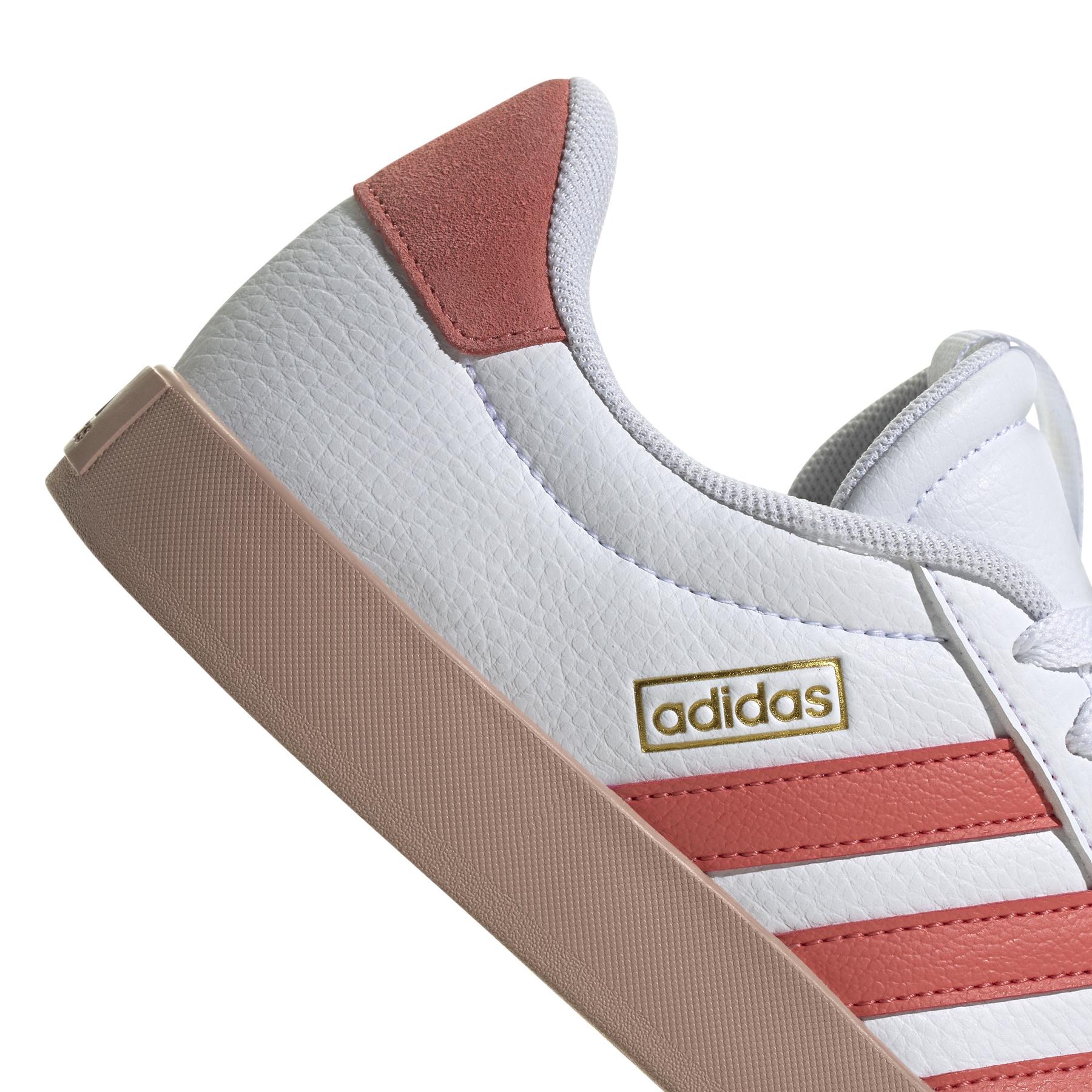 a/d/adidas_jp5346_8_footwear_photography_detail_view_1_white.jpg