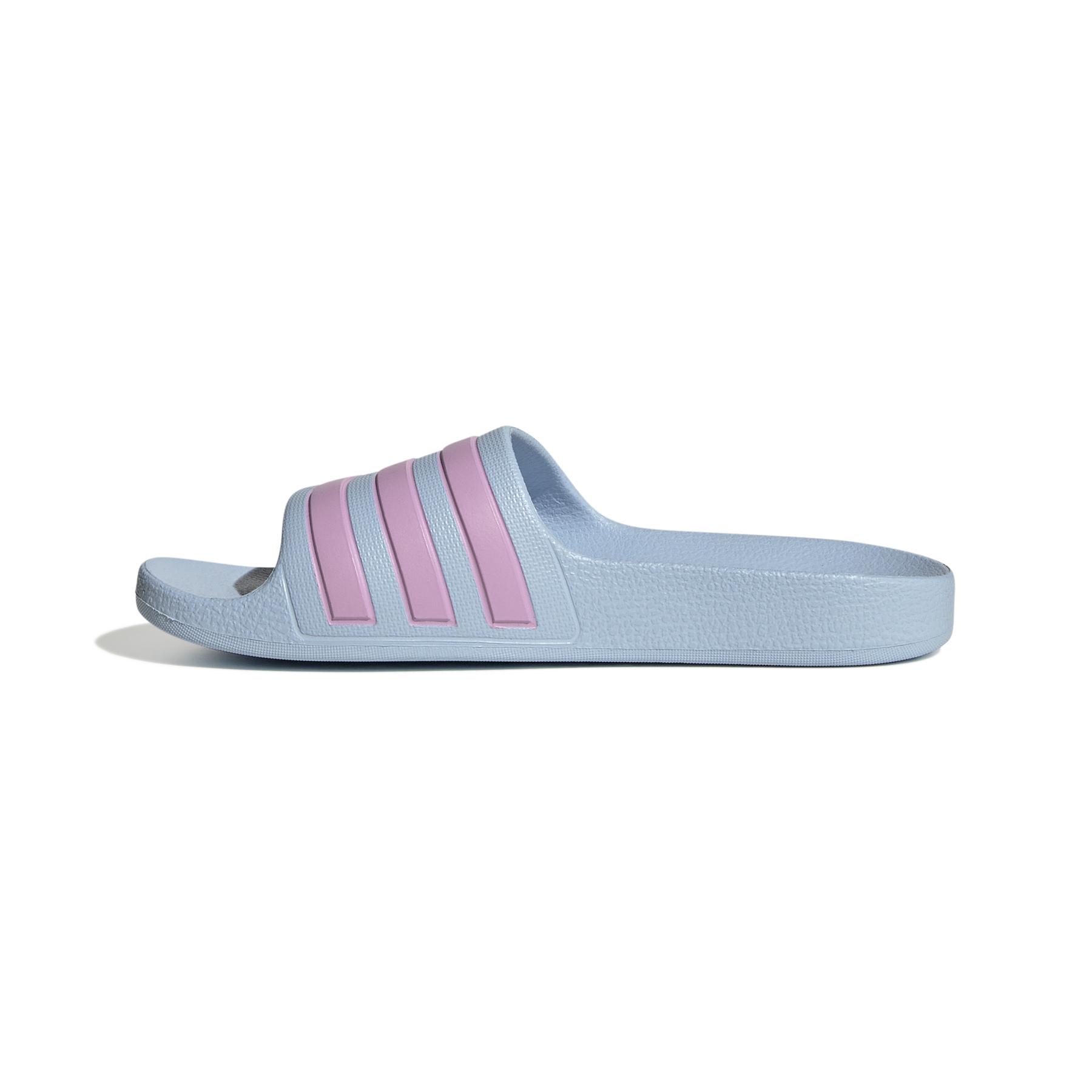 product/a/d/adidas_jp5773_5_footwear_photography_side_medial_center_view_white-nw091625.jpg
