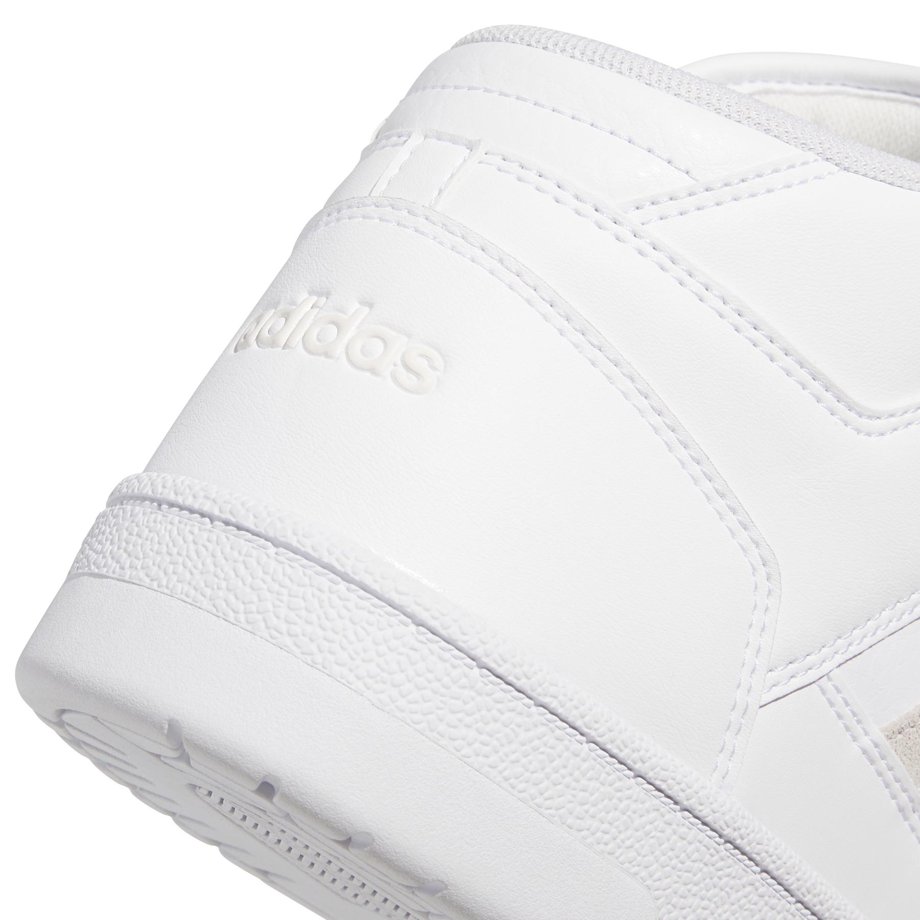 product/a/d/adidas_jp5864_9_footwear_photography_detail_view_2_white-nw110824.jpg