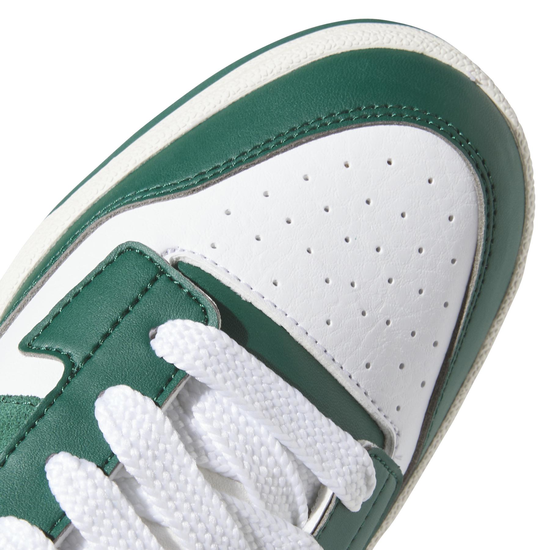 product/a/d/adidas_jp5869_9_footwear_photography_detail_view_2_white-nw110824.jpg