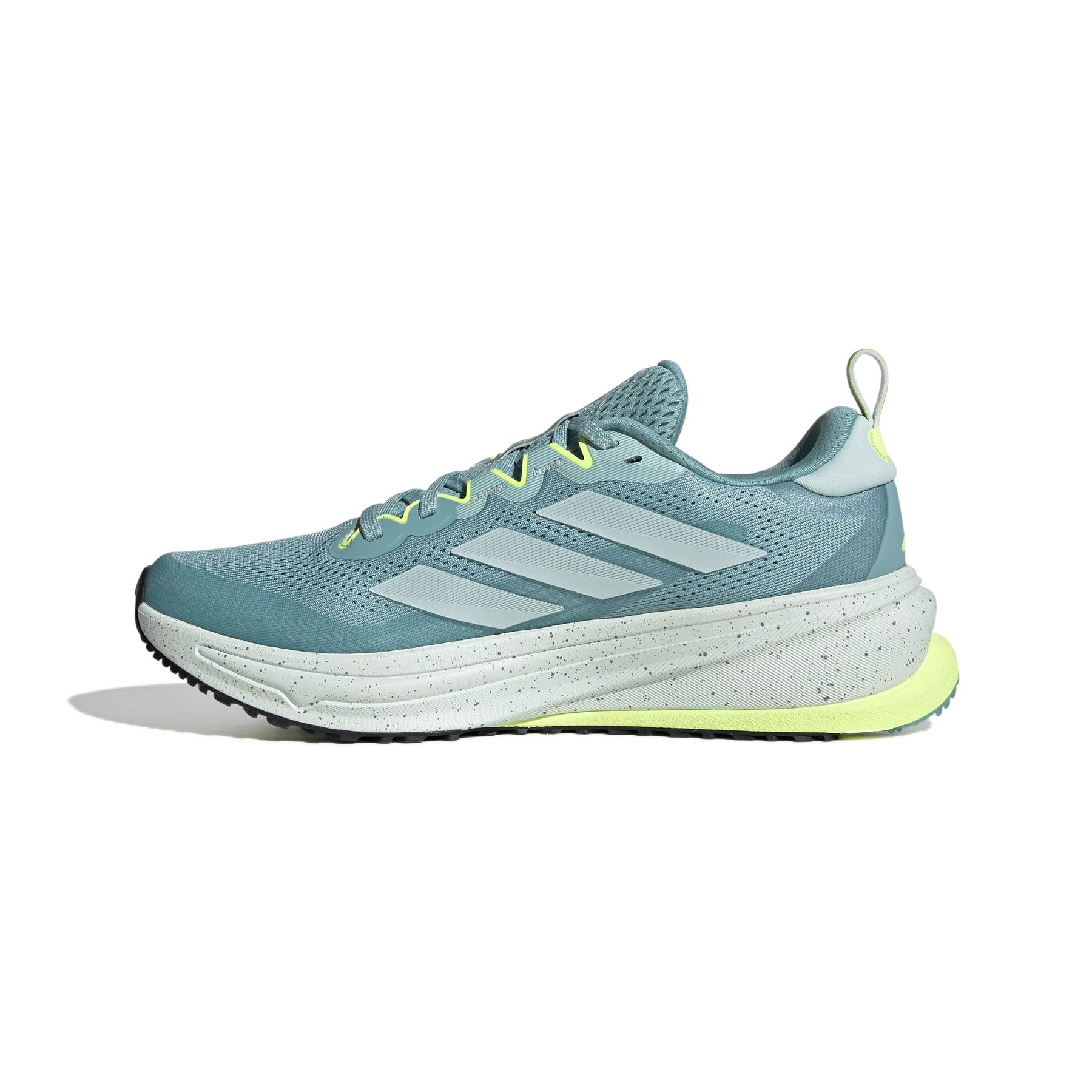 product/a/d/adidas_jp7762_5_footwear_photography_side_medial_center_view_white-nw091625.jpg