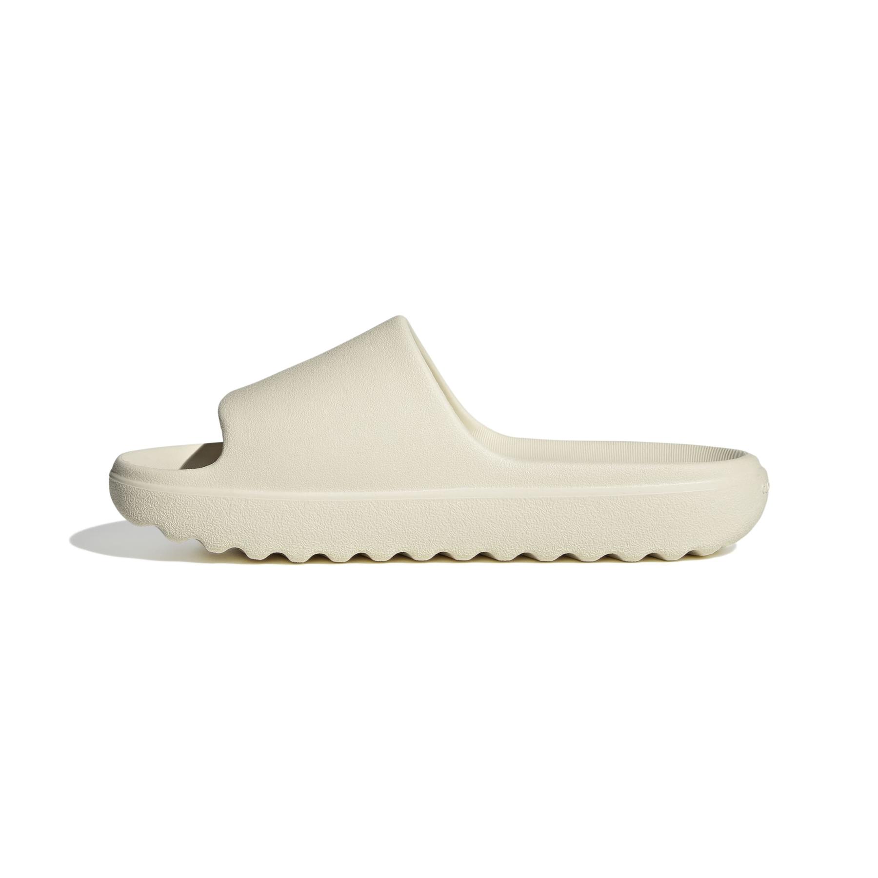 product/a/d/adidas_jp9578_5_footwear_photography_side_medial_center_view_white-nw091625.jpg