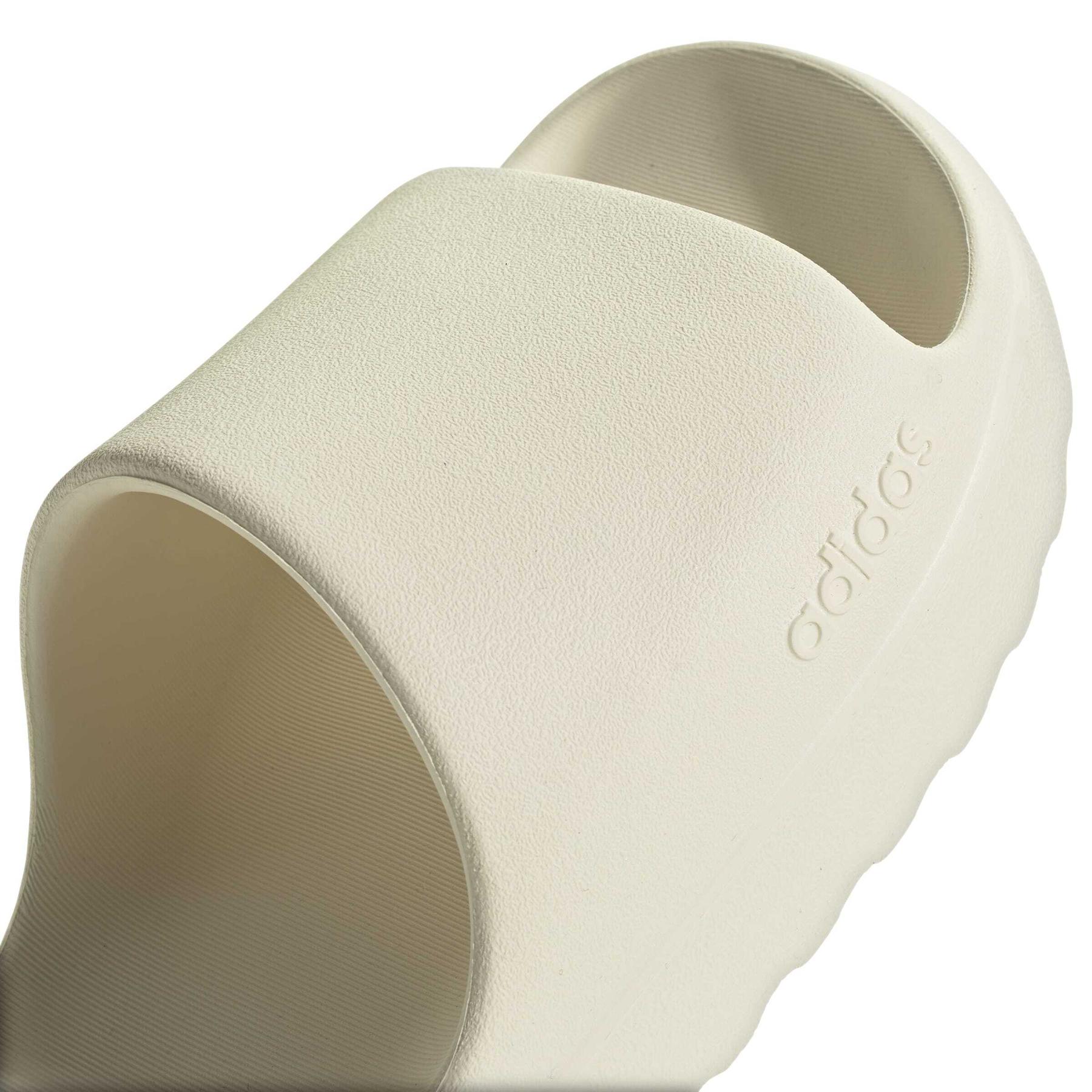 product/a/d/adidas_jp9578_8_footwear_photography_detail_view_1_white-nw091625.jpg
