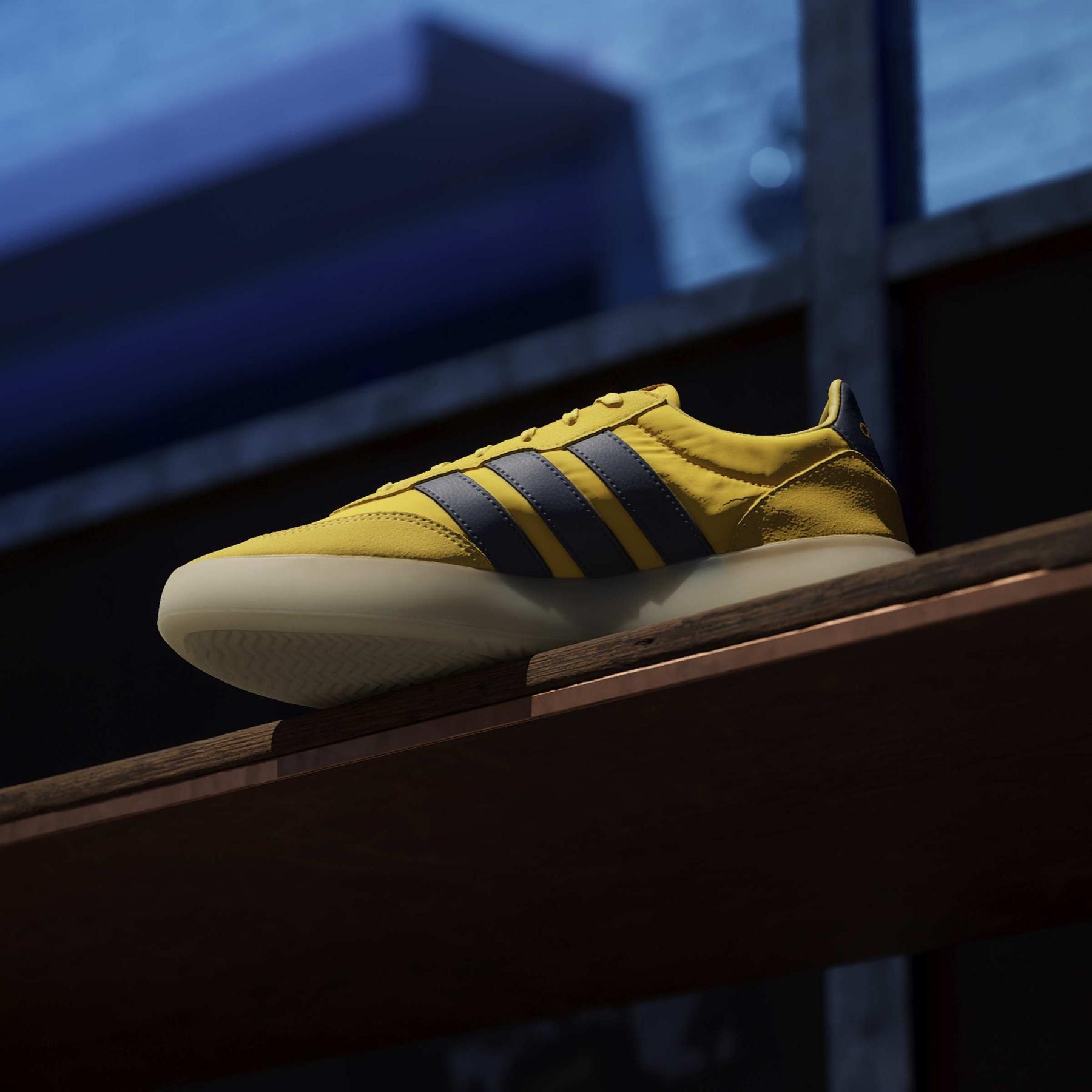product/a/d/adidas_jp9668_20_footwear_photography_heromrktng_view_7-nw091625.jpg