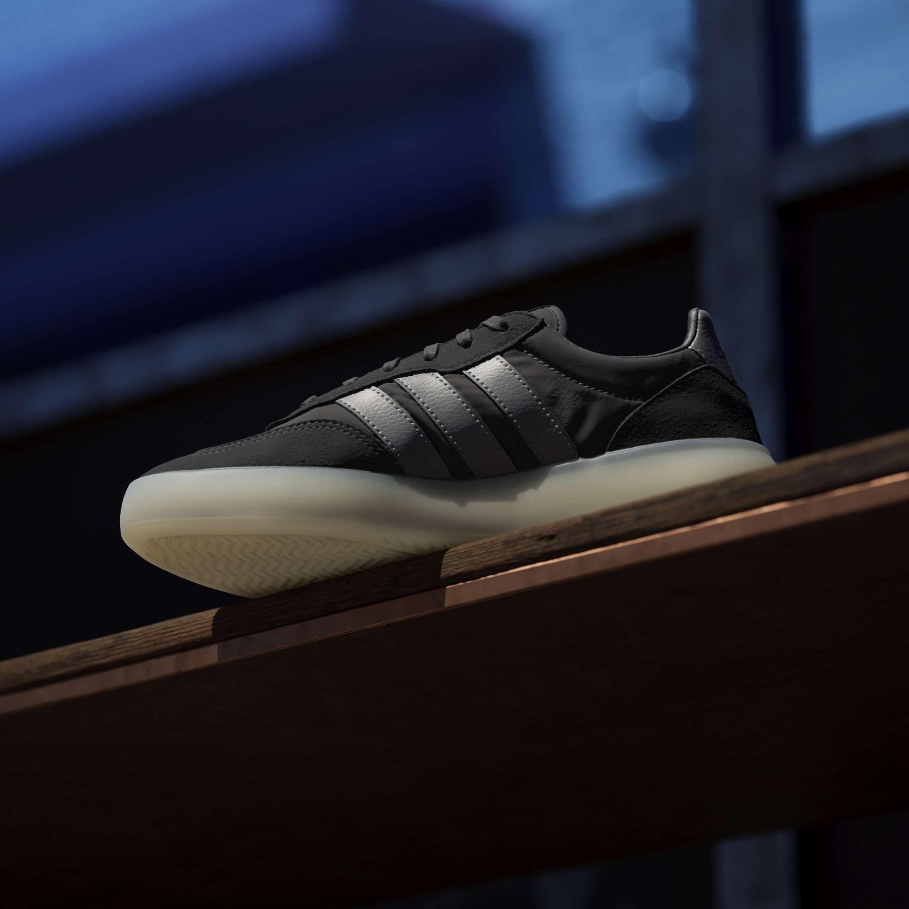 product/a/d/adidas_jp9671_20_footwear_photography_heromrktng_view_7-nw091625.jpg