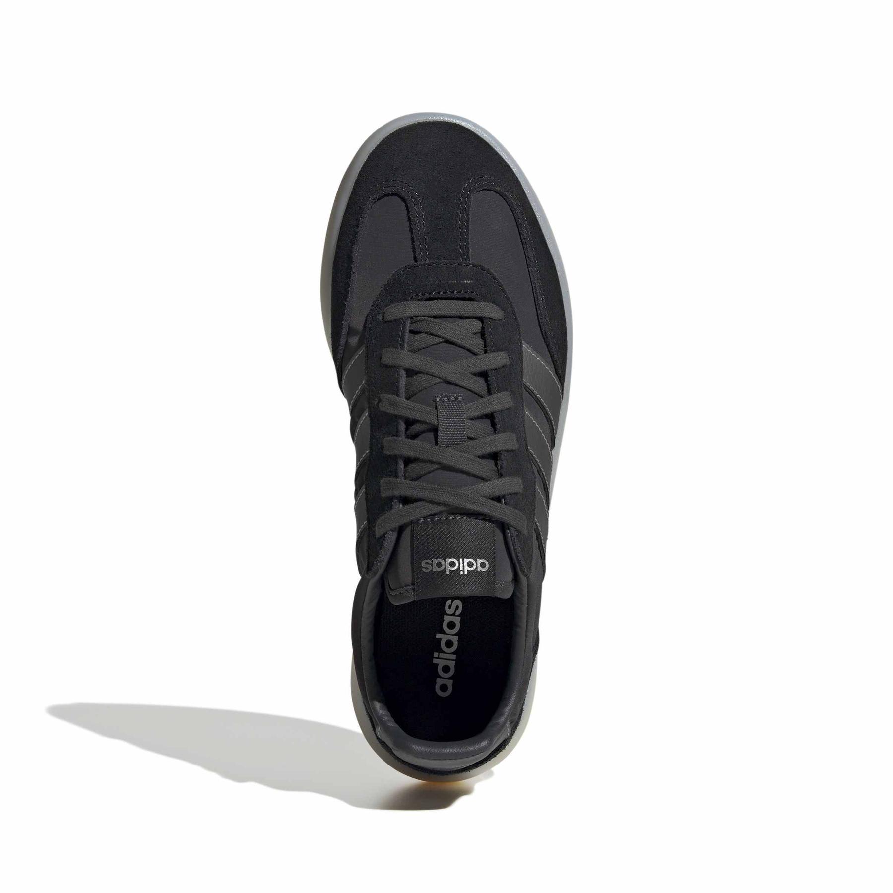 product/a/d/adidas_jp9671_3_footwear_photography_top_portrait_view_white-nw091625.jpg
