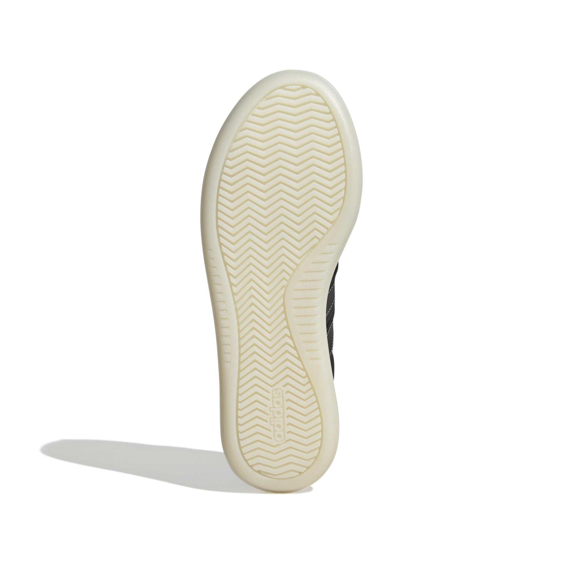 product/a/d/adidas_jp9671_4_footwear_photography_bottom_view_white-nw091625.jpg