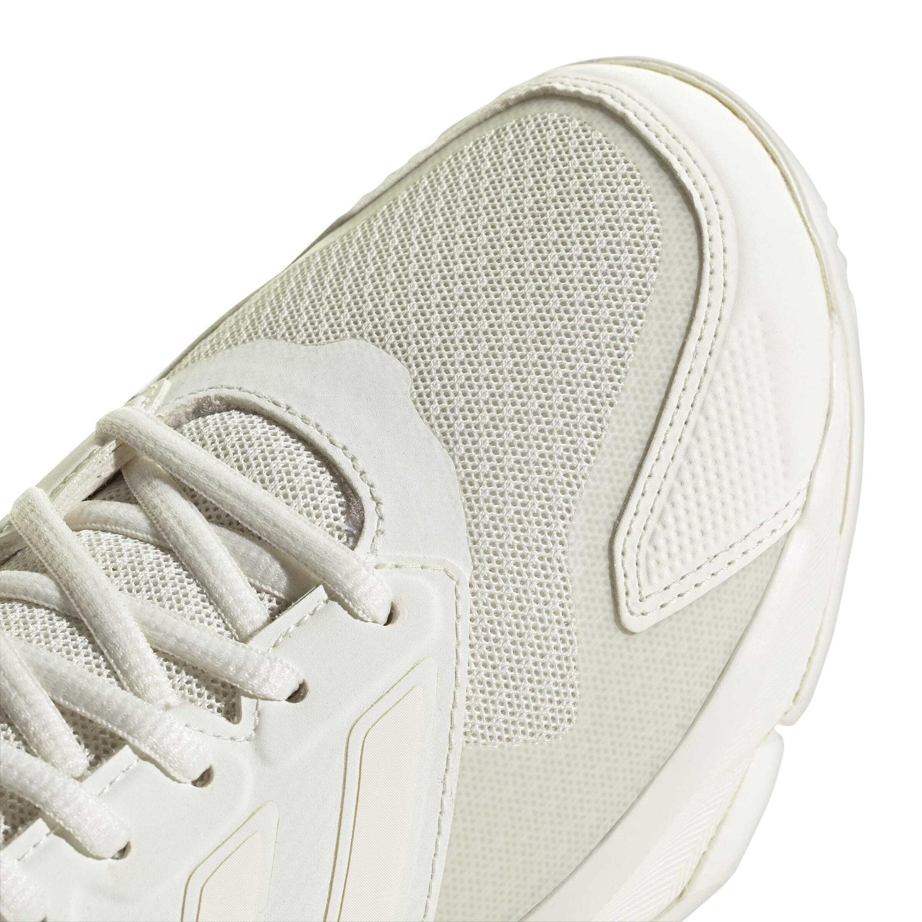 product/a/d/adidas_jp9740_8_footwear_photography_detail_view_1_white-nw091625.jpg