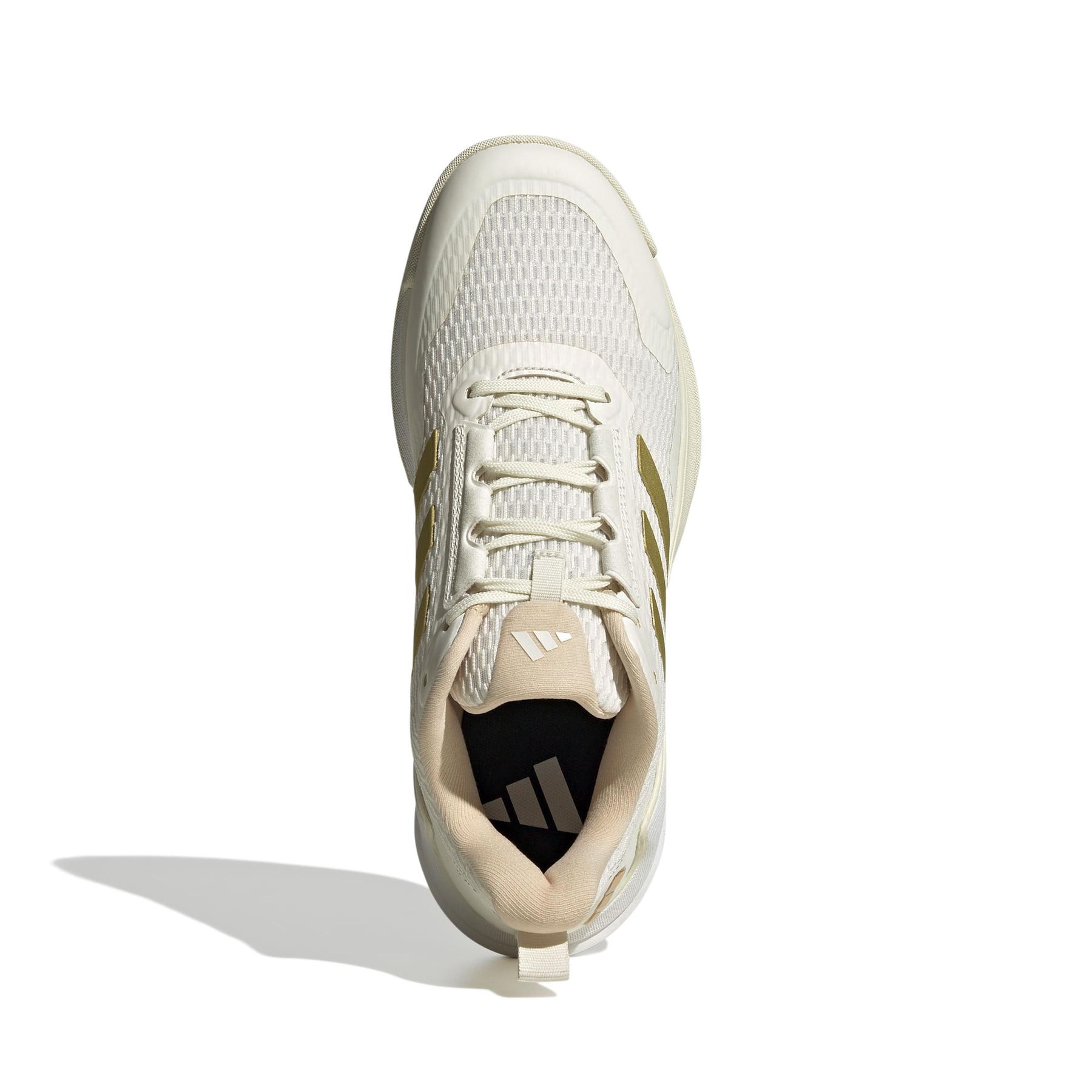 product/a/d/adidas_jp9762_3_footwear_photography_top_portrait_view_white.jpg