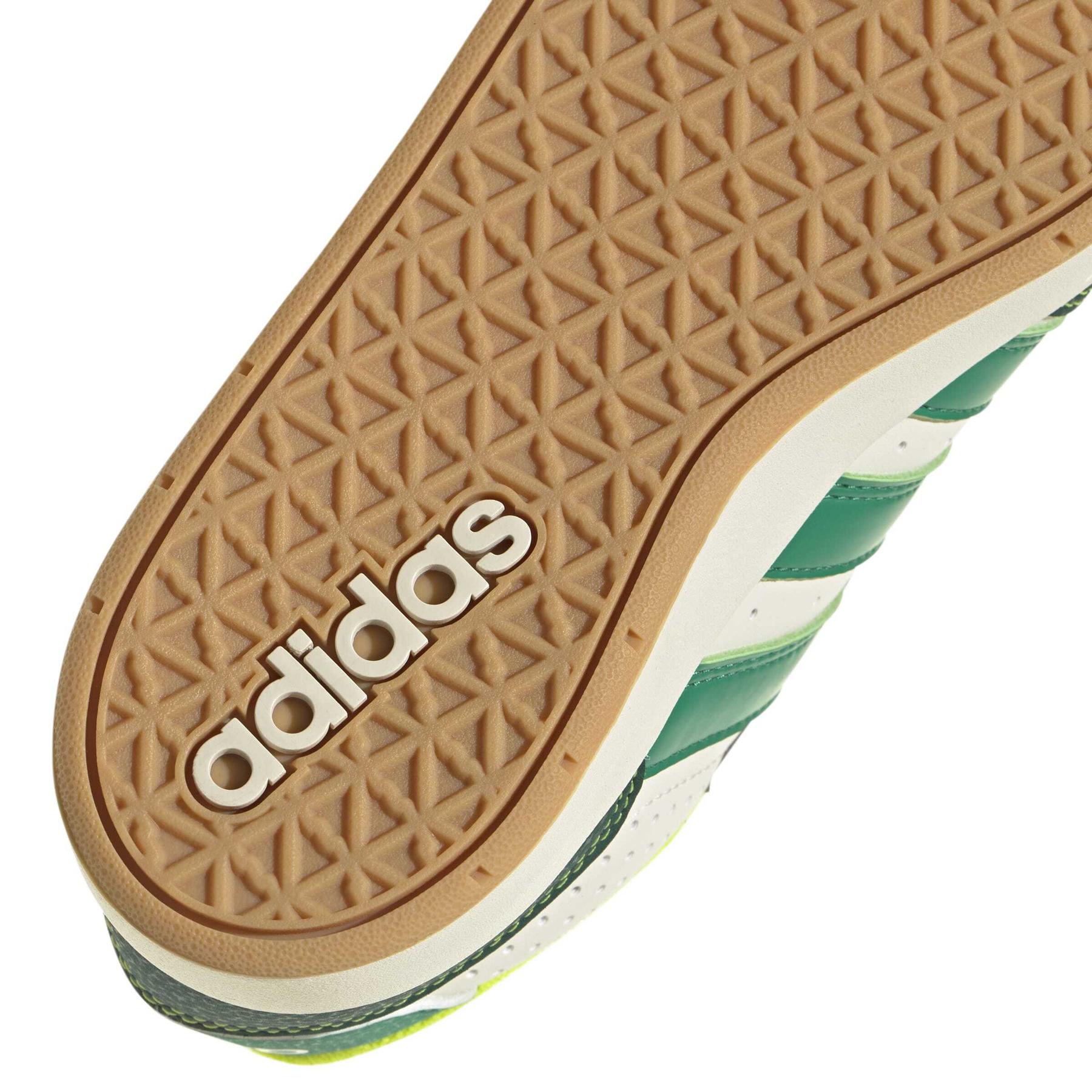 product/a/d/adidas_jp9930_9_footwear_photography_detail_view_2_white-nw091625.jpg