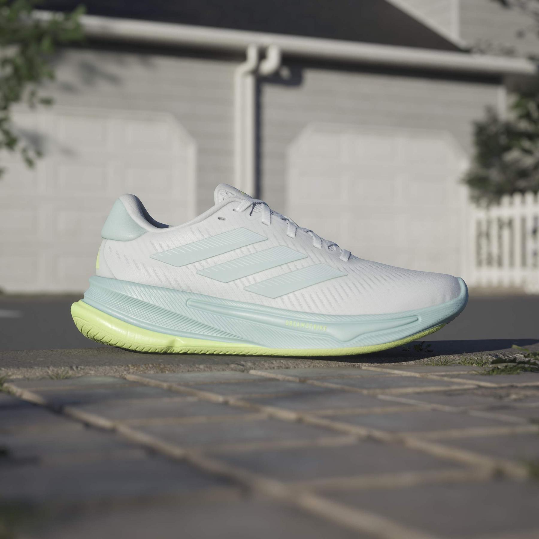 product/a/d/adidas_jq2506_16_footwear_photography_heromrktng_view_3-nw091625.jpg