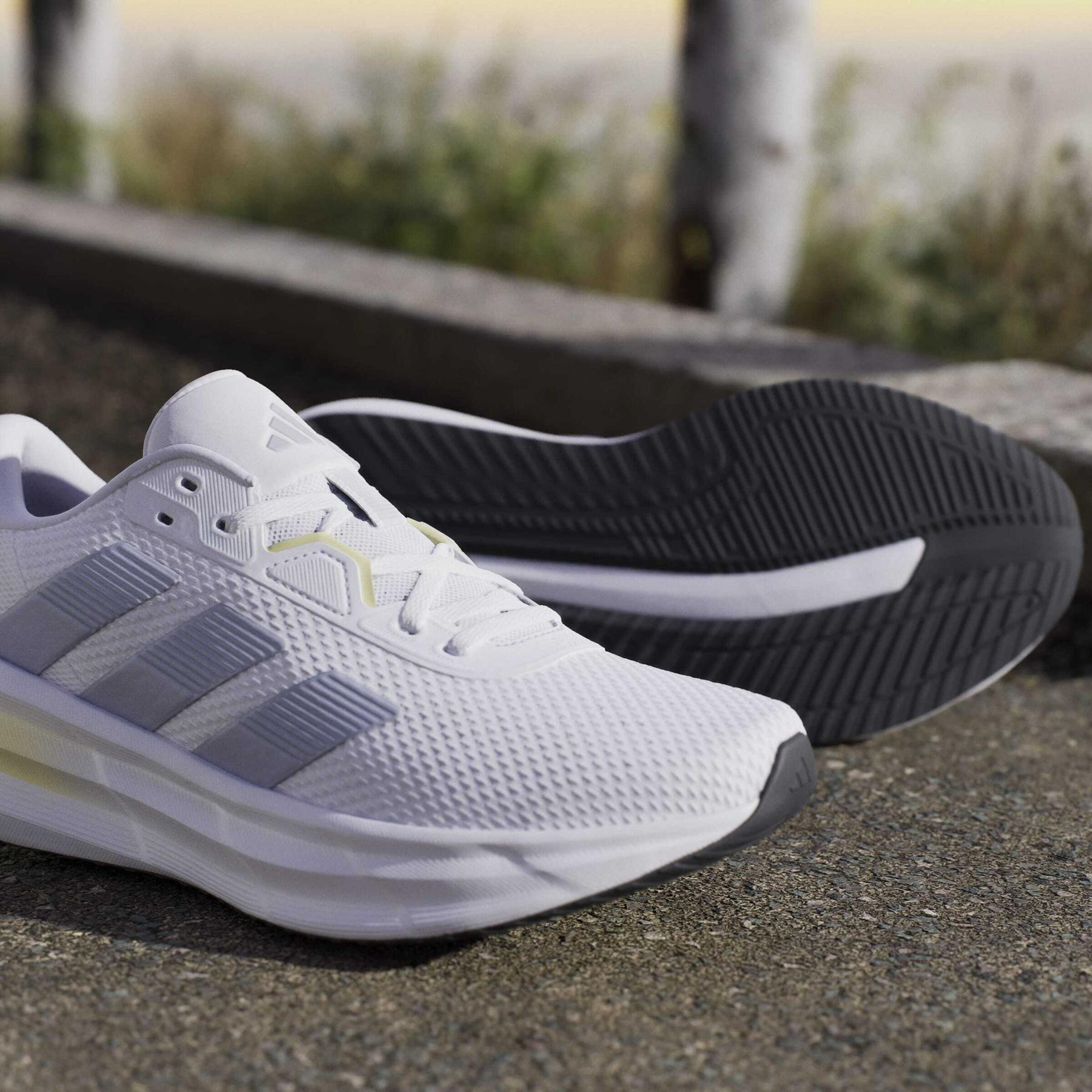 a/d/adidas_jq2605_ftwwht-halblu-powyel_17.jpg