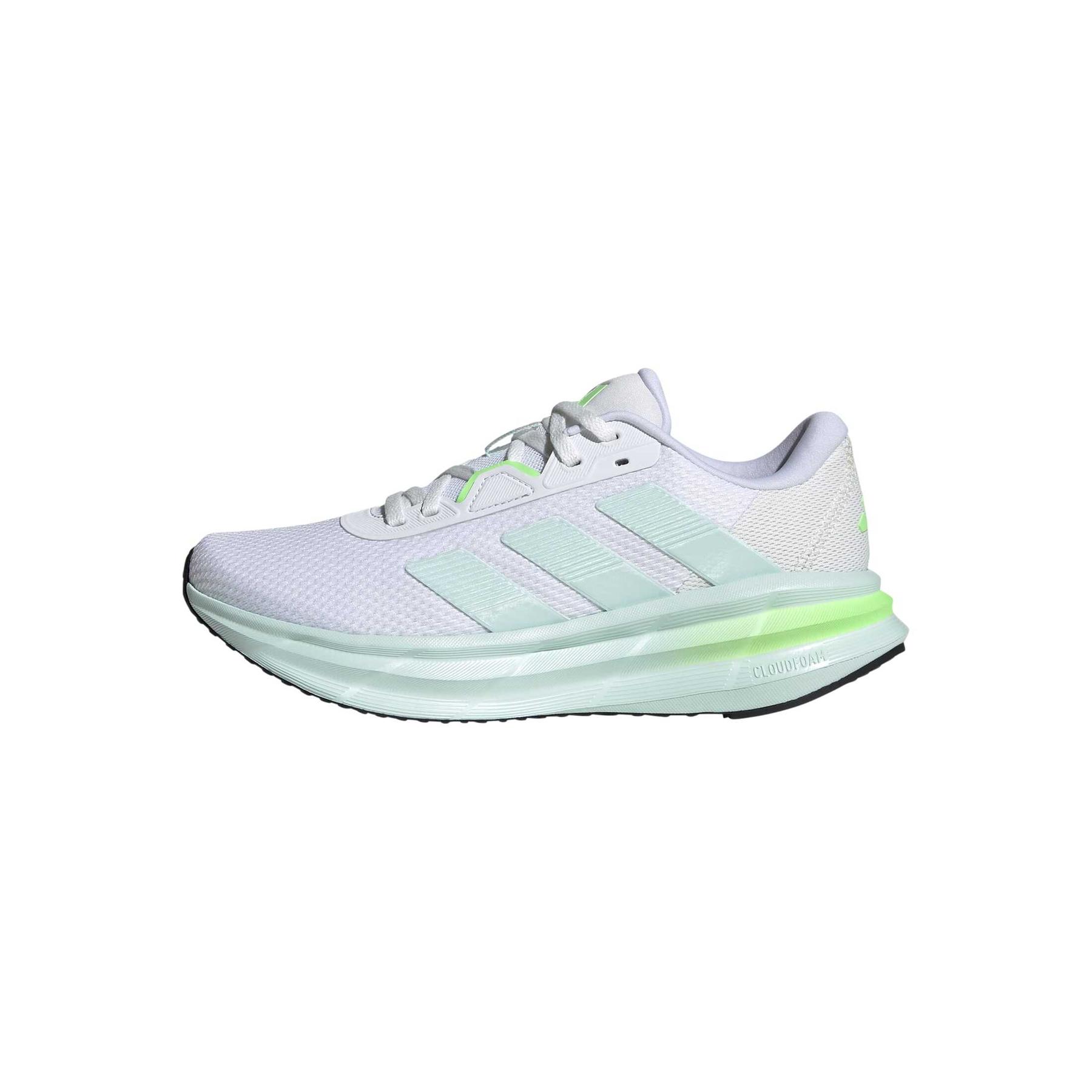 a/d/adidas_jq2610_12_footwear_photography_left_side_center_lateral_view_white.jpg