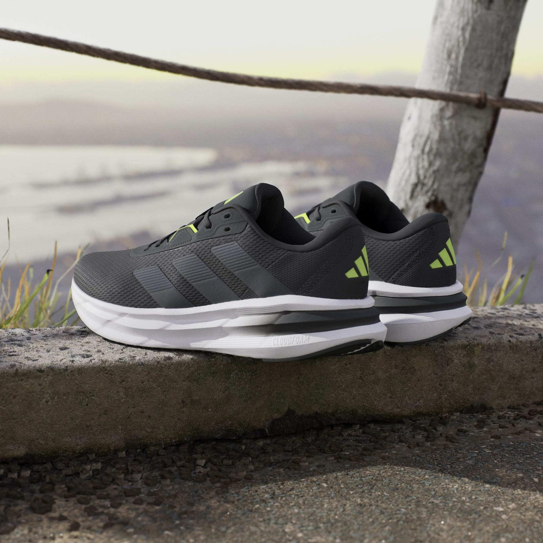 a/d/adidas_jq2625_cblack-carbon-luclem_14.jpg