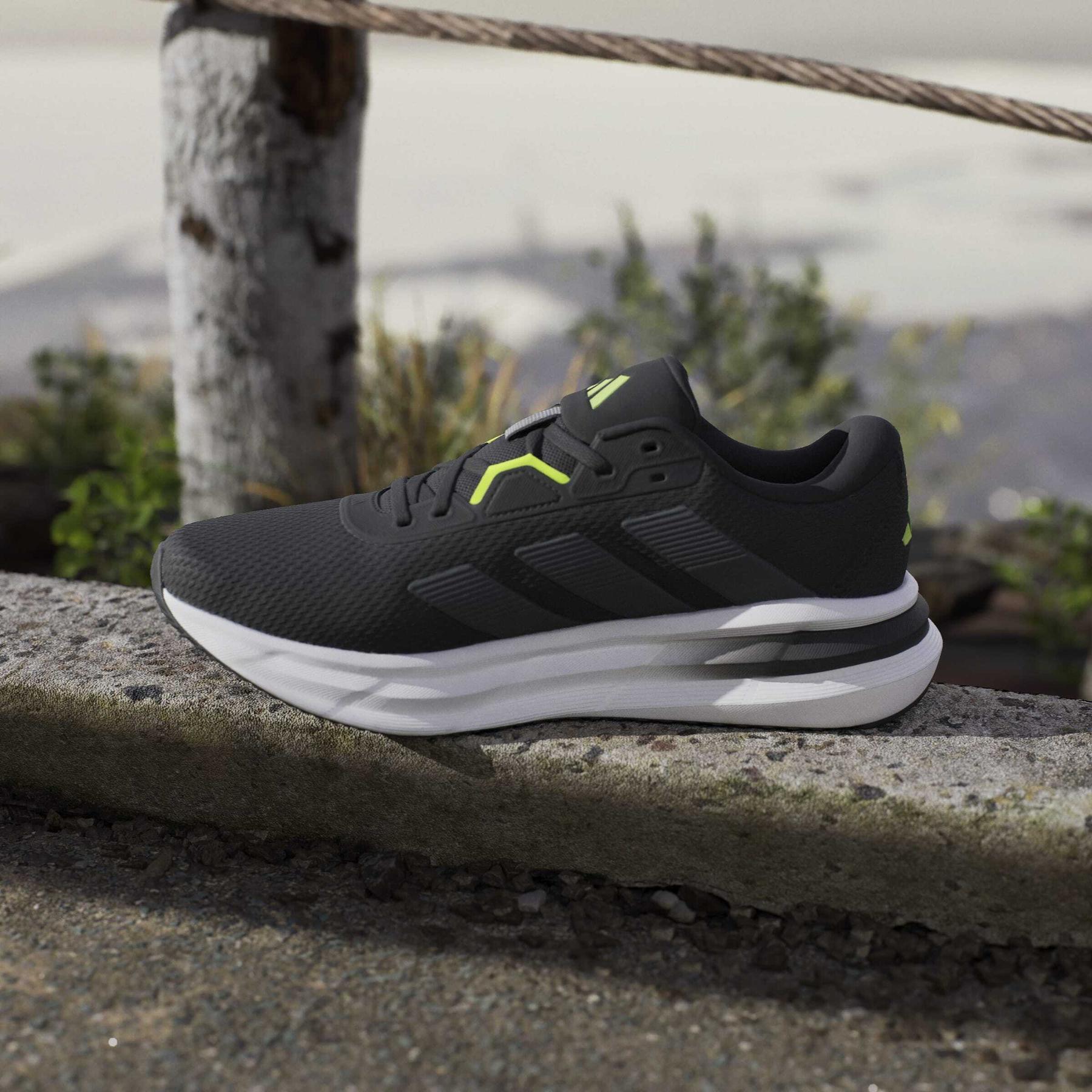 a/d/adidas_jq2625_cblack-carbon-luclem_15.jpg