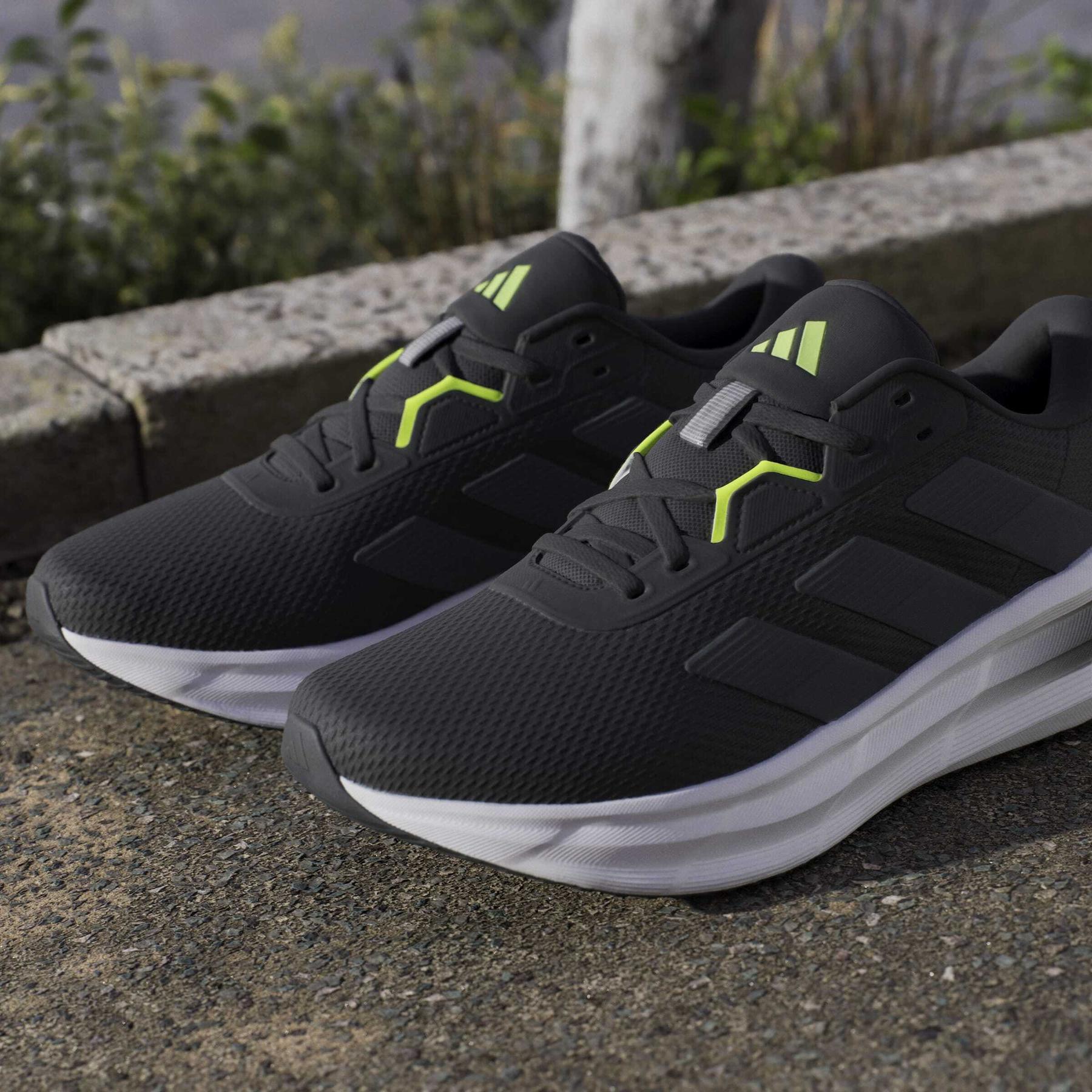 a/d/adidas_jq2625_cblack-carbon-luclem_19.jpg