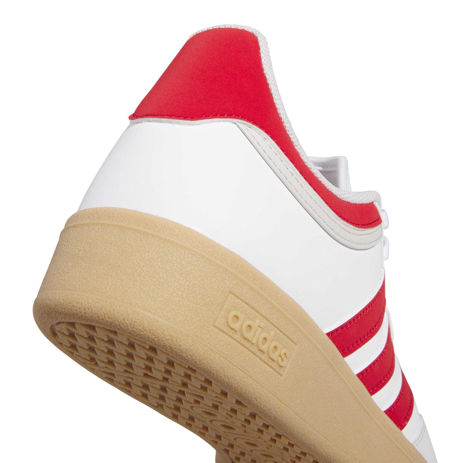 product/a/d/adidas_jq2735_8_footwear_photography_detail_view_1_white-nw091625.jpg