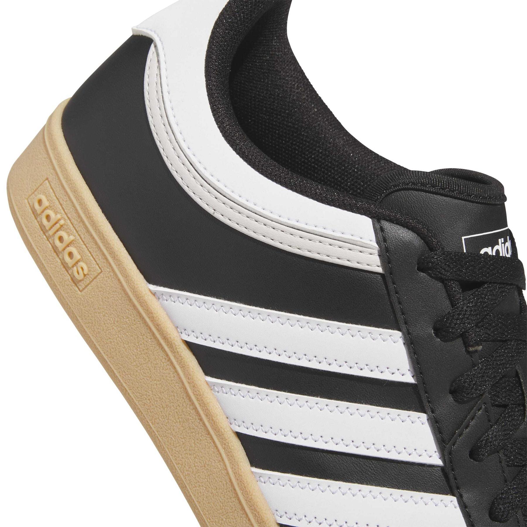 product/a/d/adidas_jq2737_8_footwear_photography_detail_view_1_white-nw091625.jpg