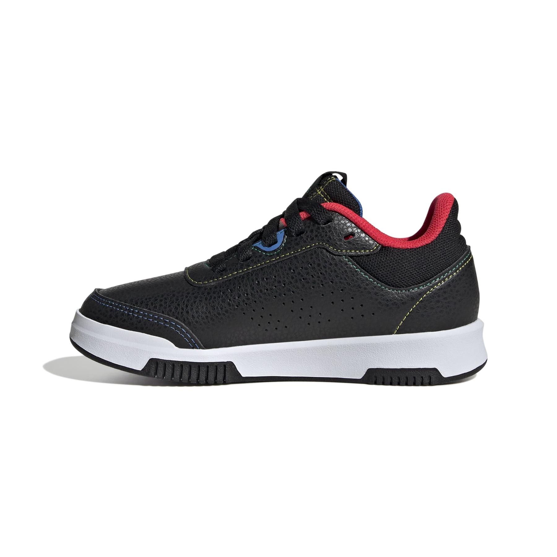 product/a/d/adidas_jq2873_5_footwear_photography_side_medial_center_view_white-nw091625.jpg