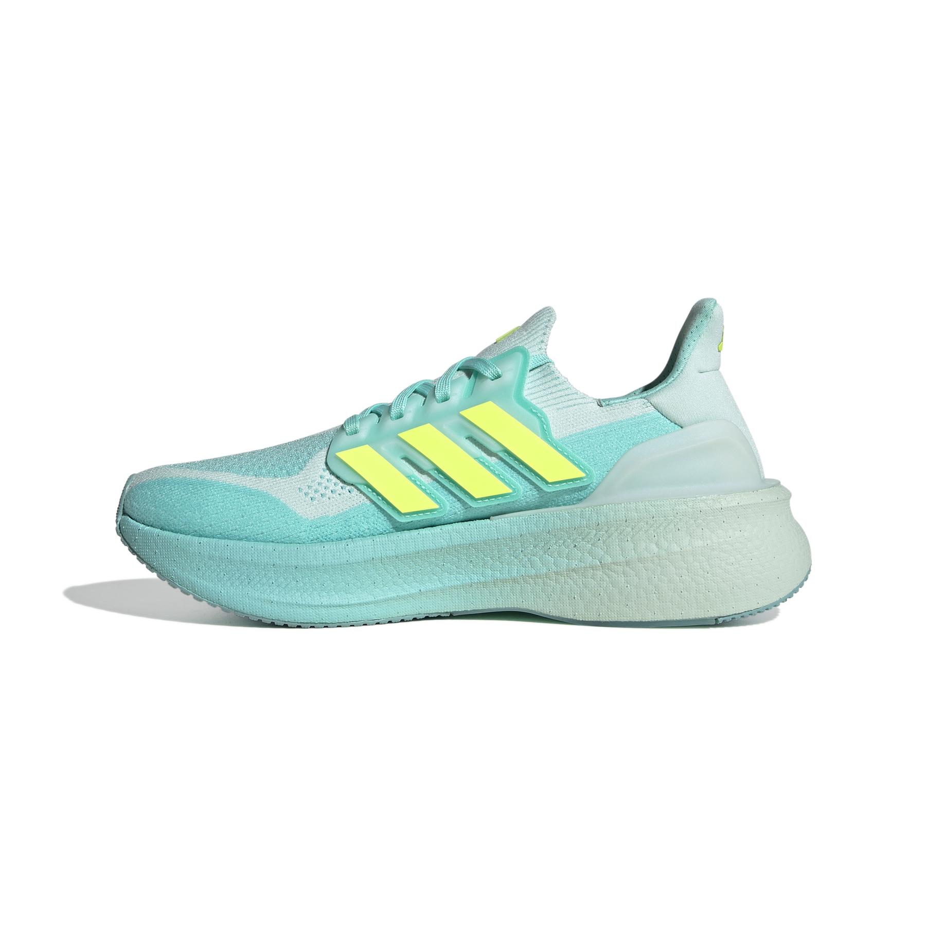 a/d/adidas_jq2911_5_footwear_photography_side_medial_center_view_white.jpg