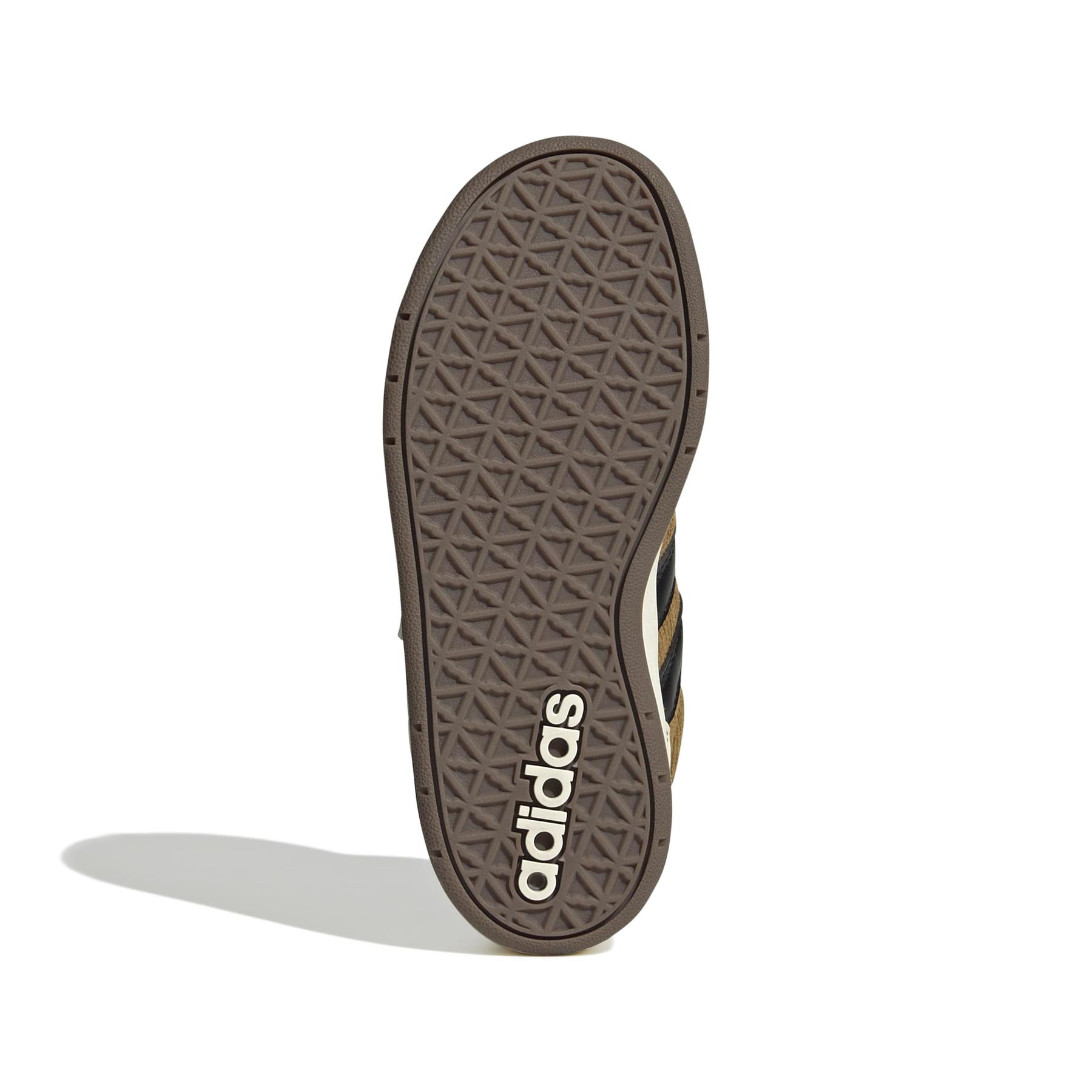 product/a/d/adidas_jq3106_4_footwear_photography_bottom_view_white.jpg