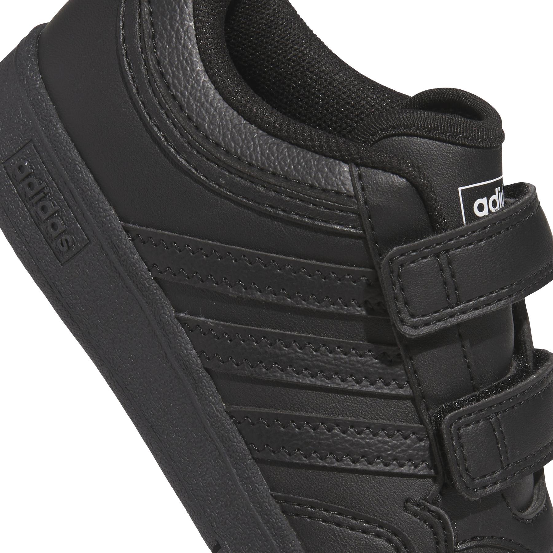 product/a/d/adidas_jq5222_8_footwear_photography_detail_view_1_white-nw091625.jpg