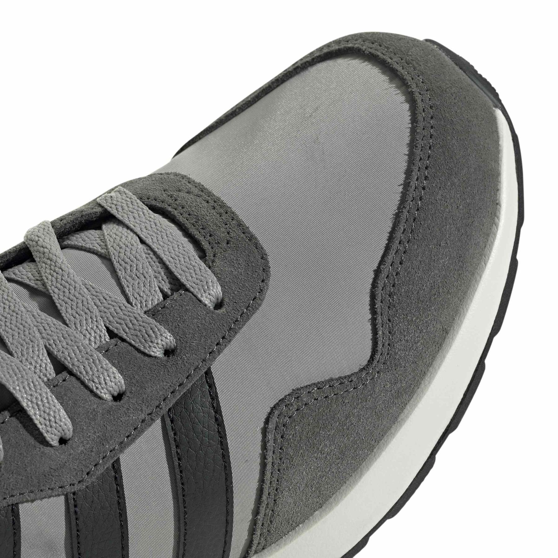product/a/d/adidas_jq6098_8_footwear_photography_detail_view_1_white-nw091625.jpg