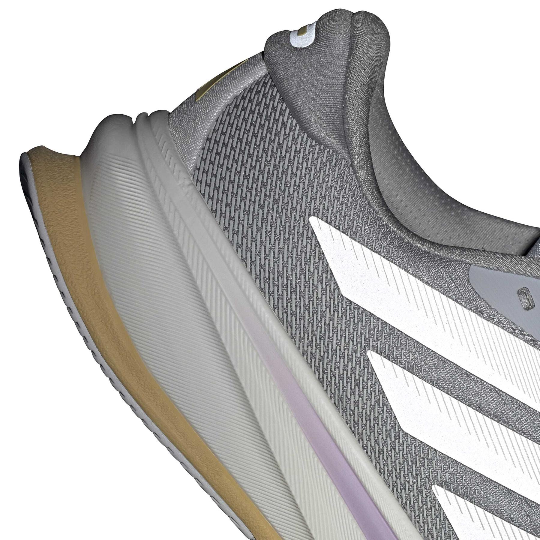 product/a/d/adidas_jq7689_13_footwear_photography_reflective_detail_white-nw091625.jpg
