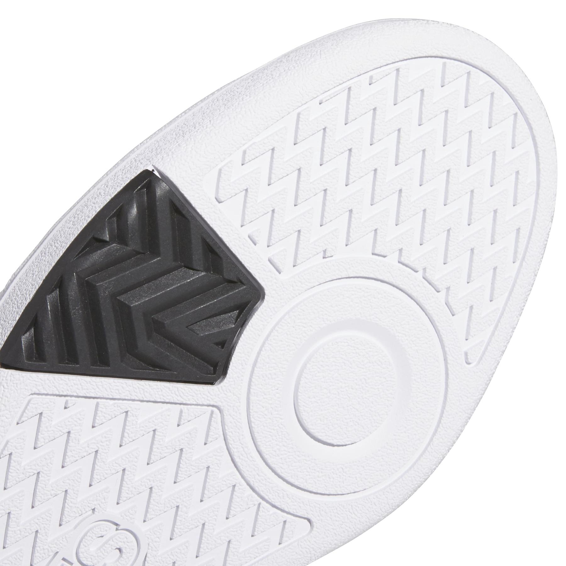 product/a/d/adidas_jq9985_8_footwear_photography_detail_view_1_white-nw091625.jpg