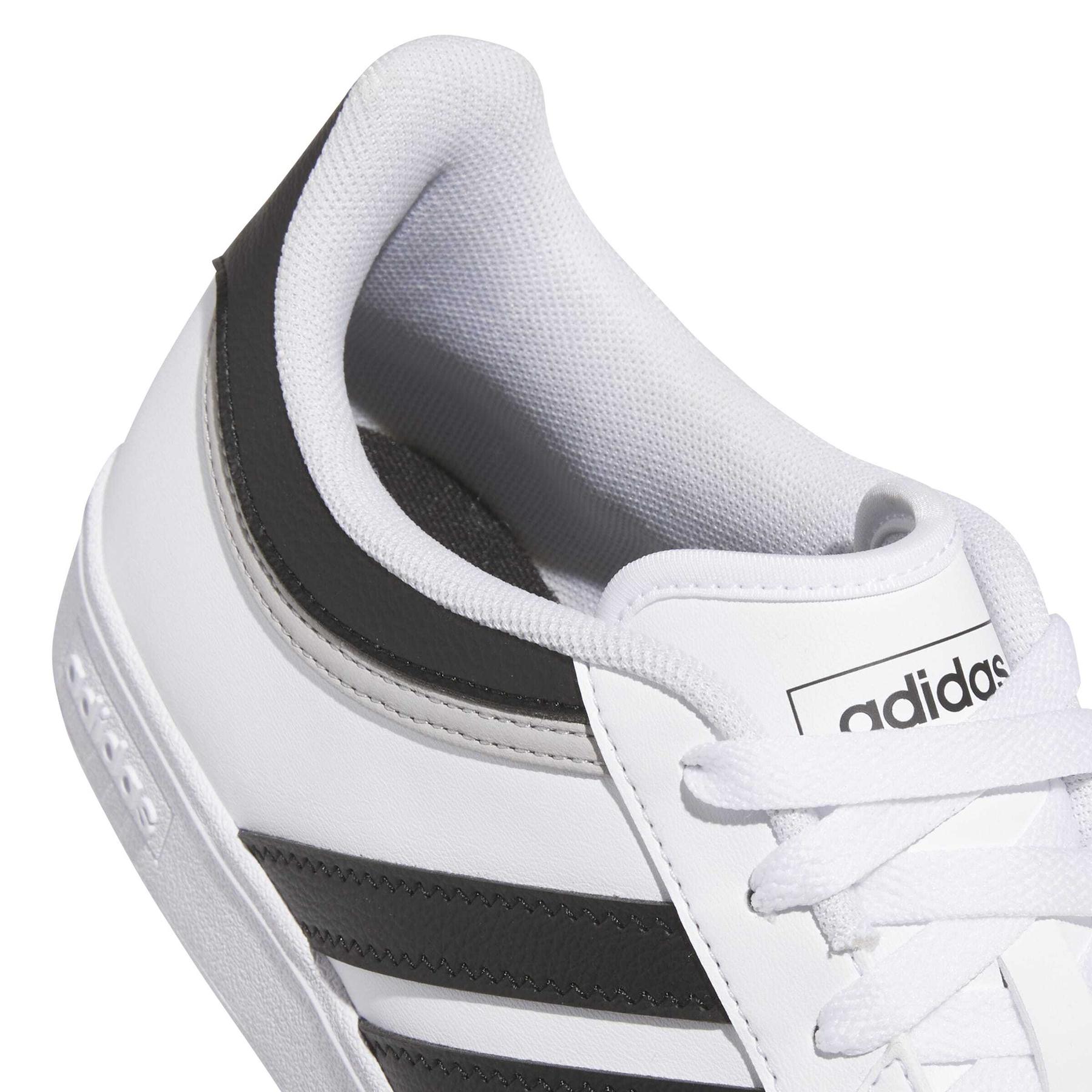 product/a/d/adidas_jq9985_9_footwear_photography_detail_view_2_white-nw091625.jpg