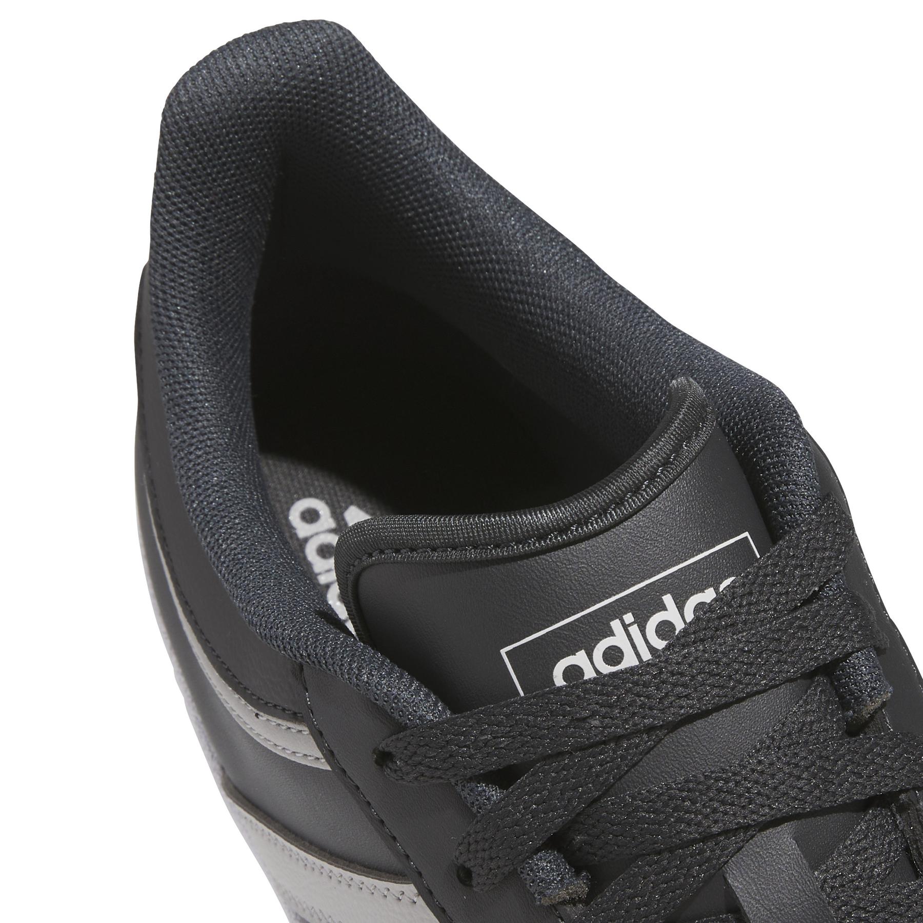 product/a/d/adidas_jq9992_8_footwear_photography_detail_view_1_white-nw091625.jpg