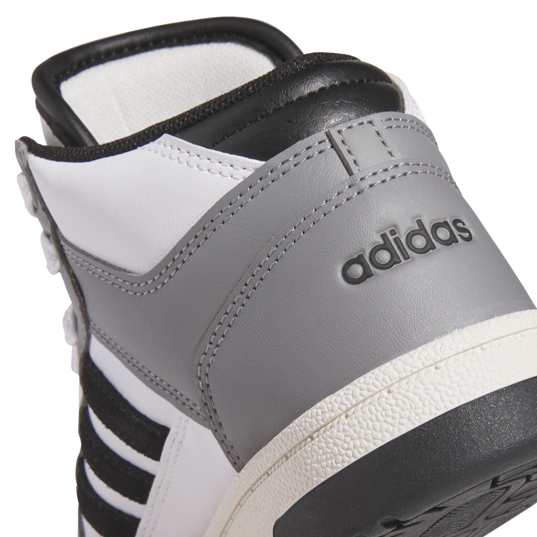 a/d/adidas_jr0191_9_footwear_photography_detail_view_2_white-nw111924.jpg