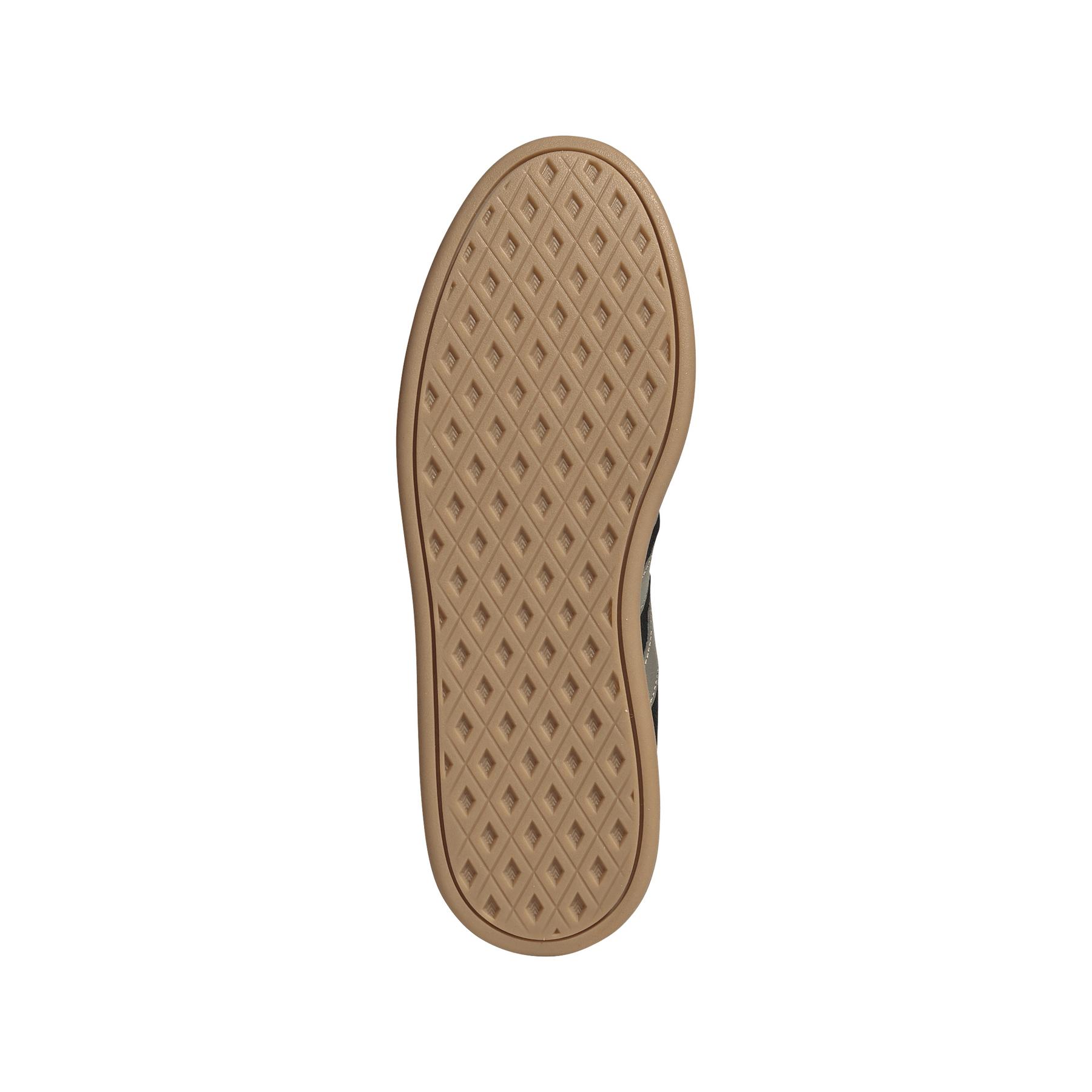 product/a/d/adidas_jr0685_cblack-cybemt-gum3_4.jpg