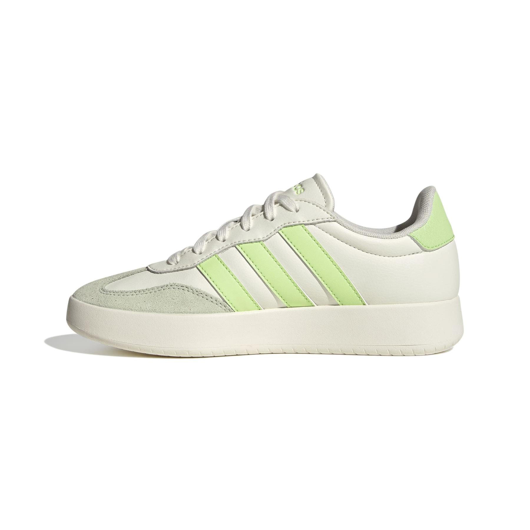 product/a/d/adidas_jr1190_5_footwear_photography_side_medial_center_view_white-nw091625.jpg